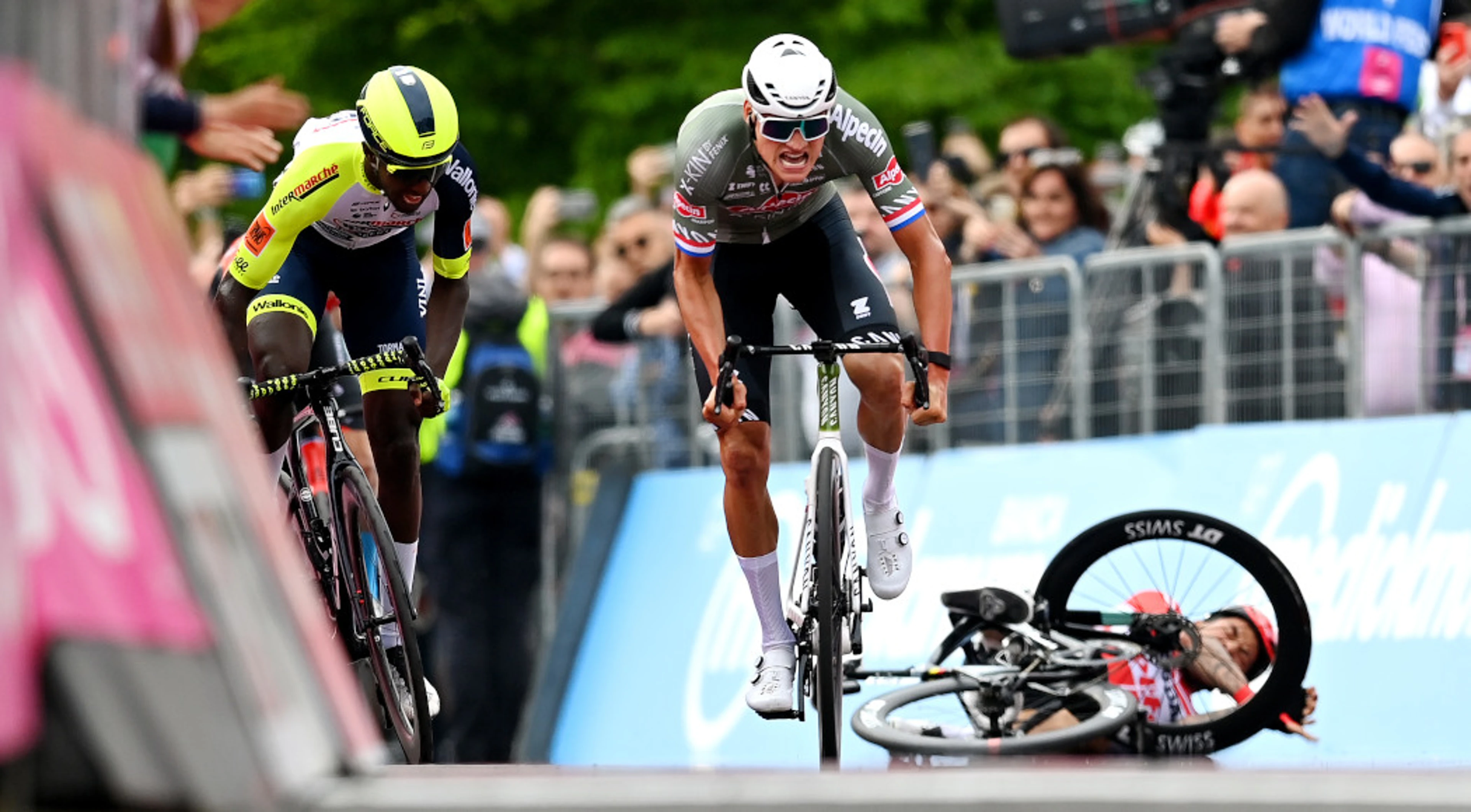 Van der Poel arrested before world title race