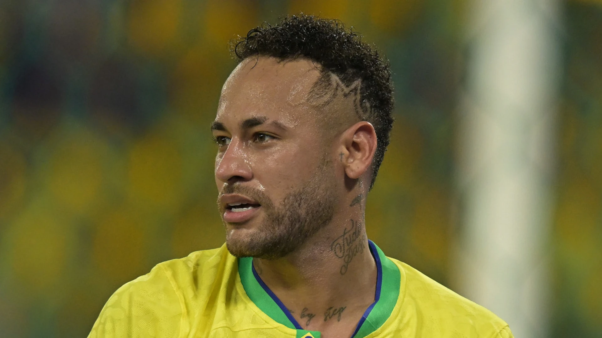 Neymar signs for Santos