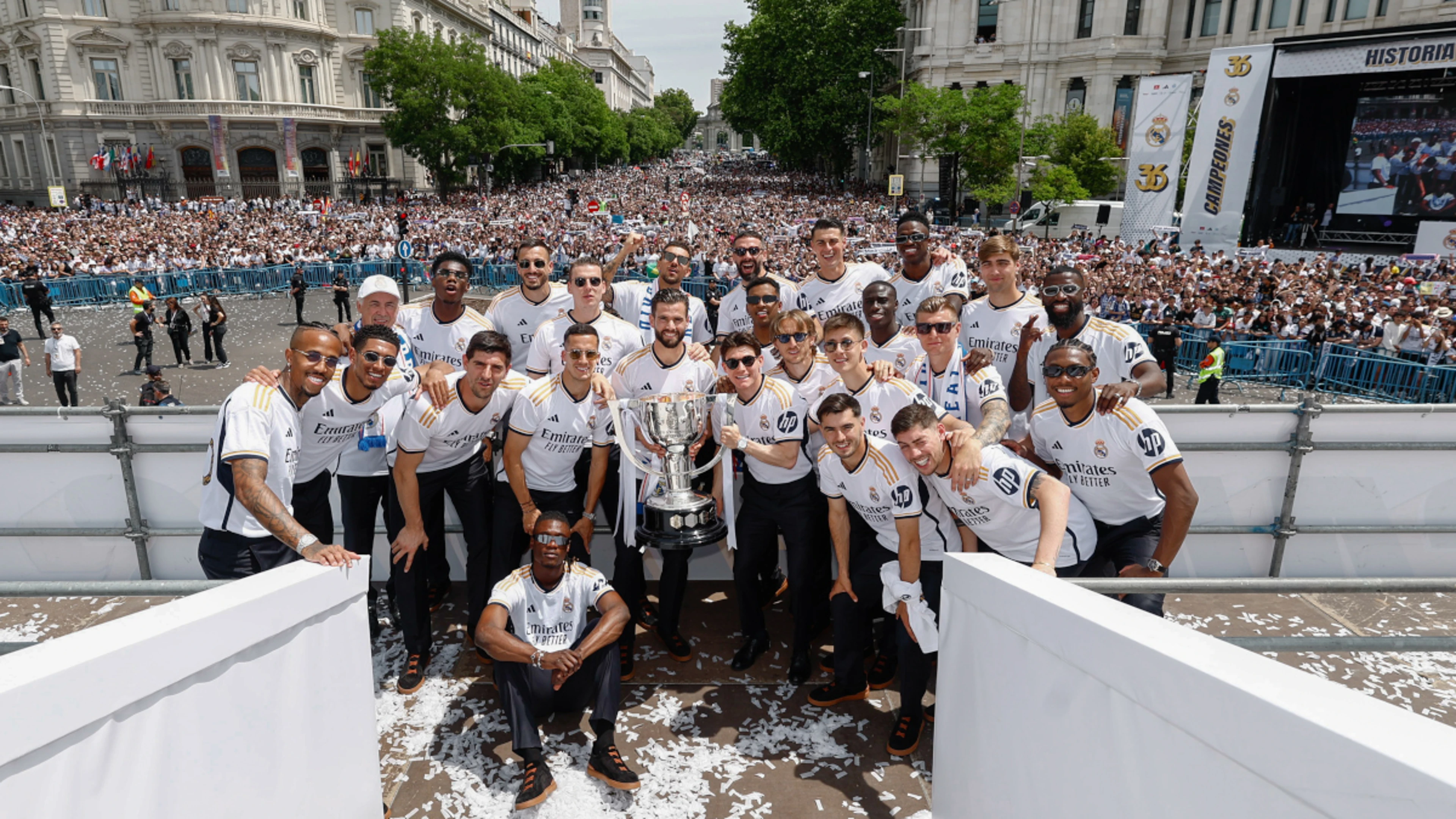 Hungry Madrid parade league title with eye on European glory
