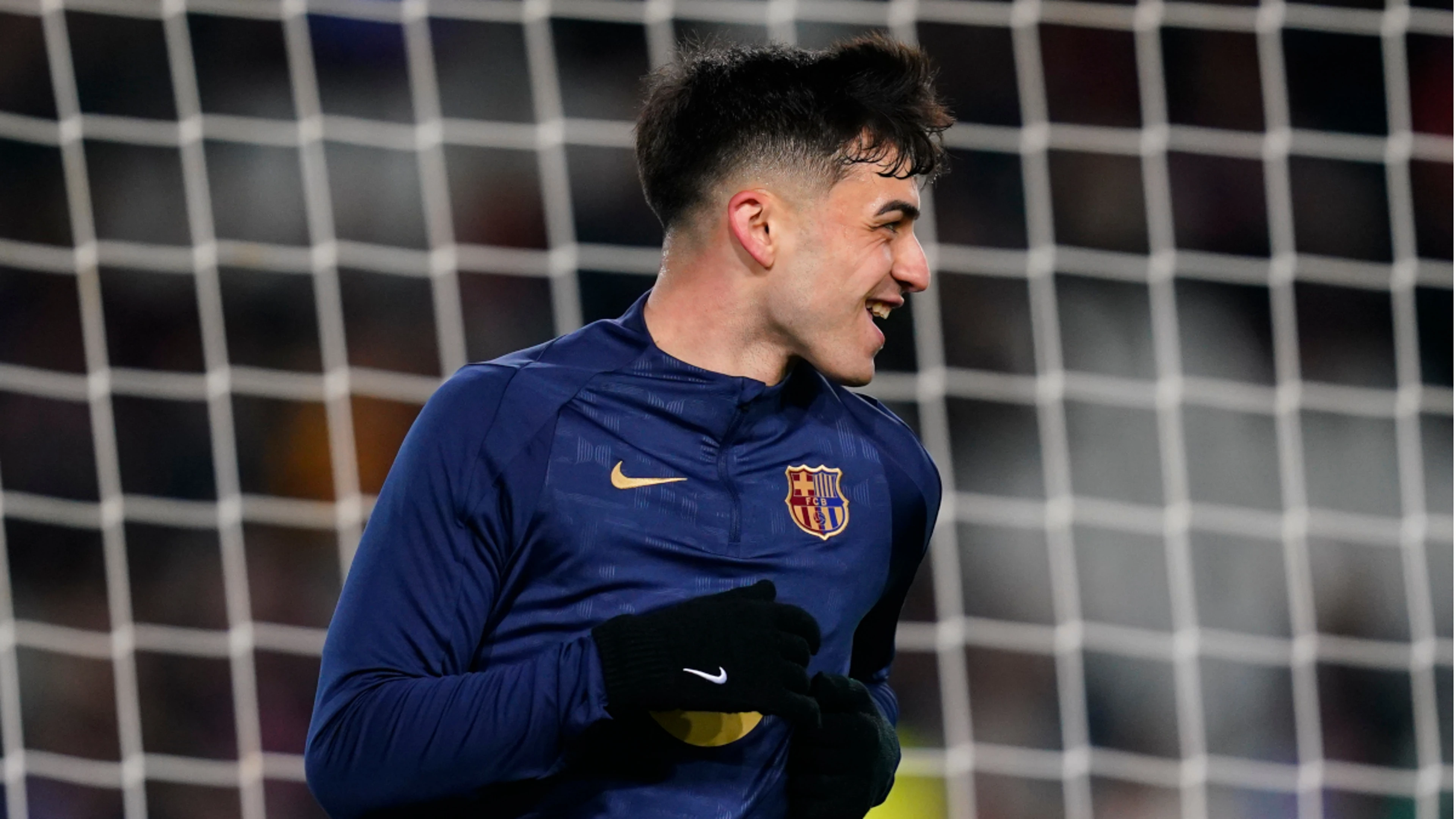 Barcelona's Pedri extends contact to 2030