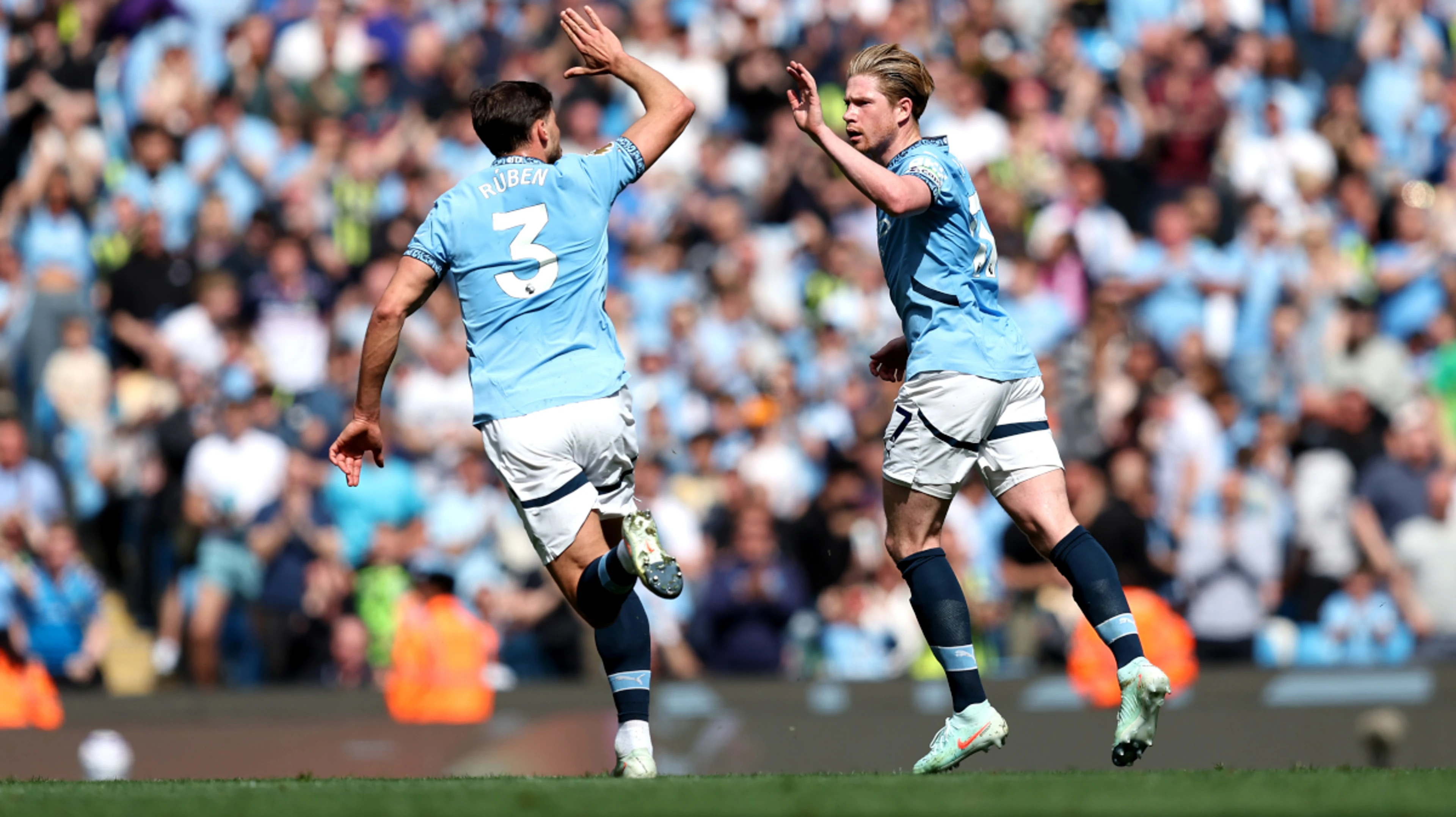 De Bruyne inspires Man City revival to crush Palace