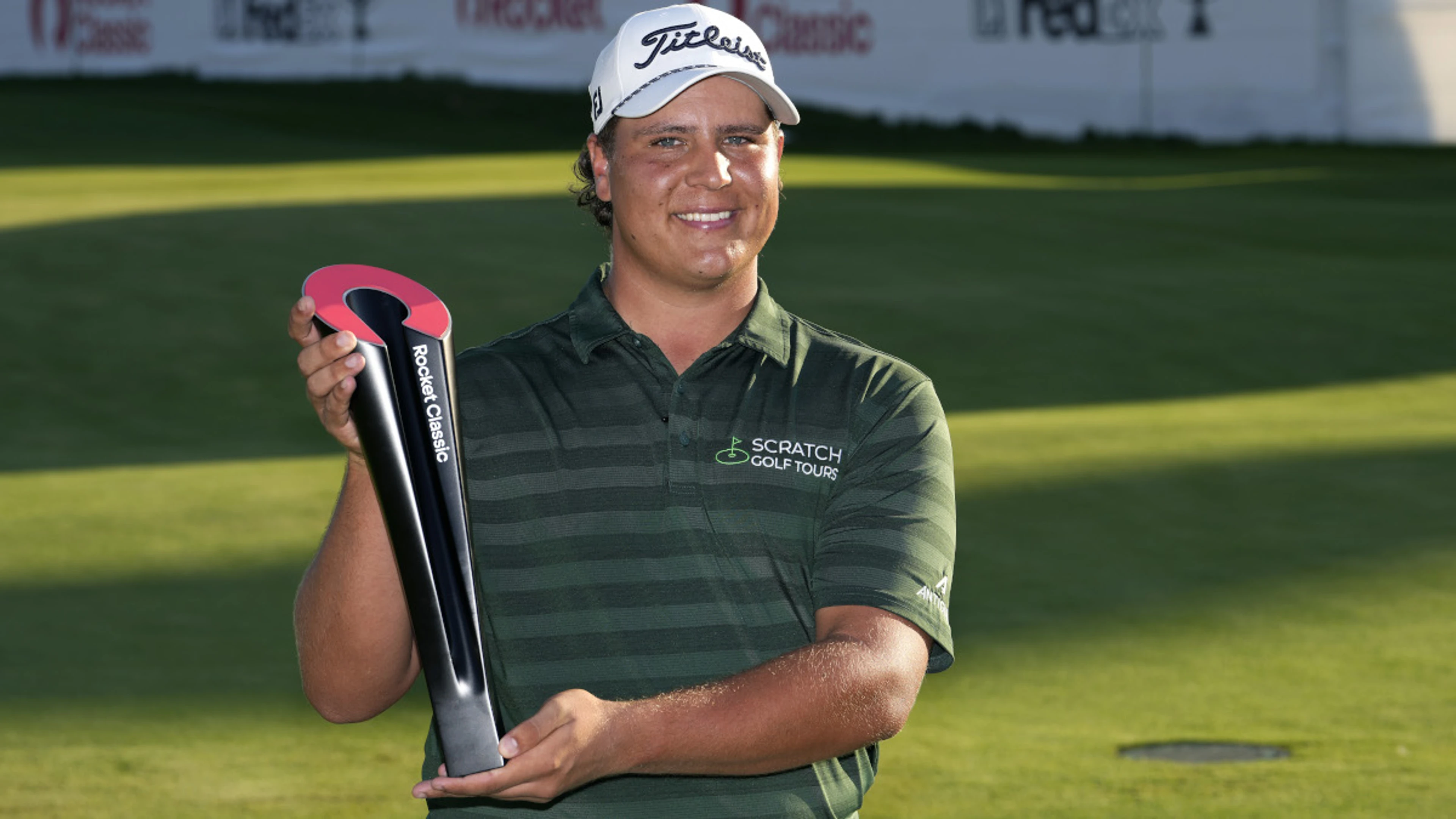 South African Potgieter wins playoff on fifth hole for PGA Detroit title