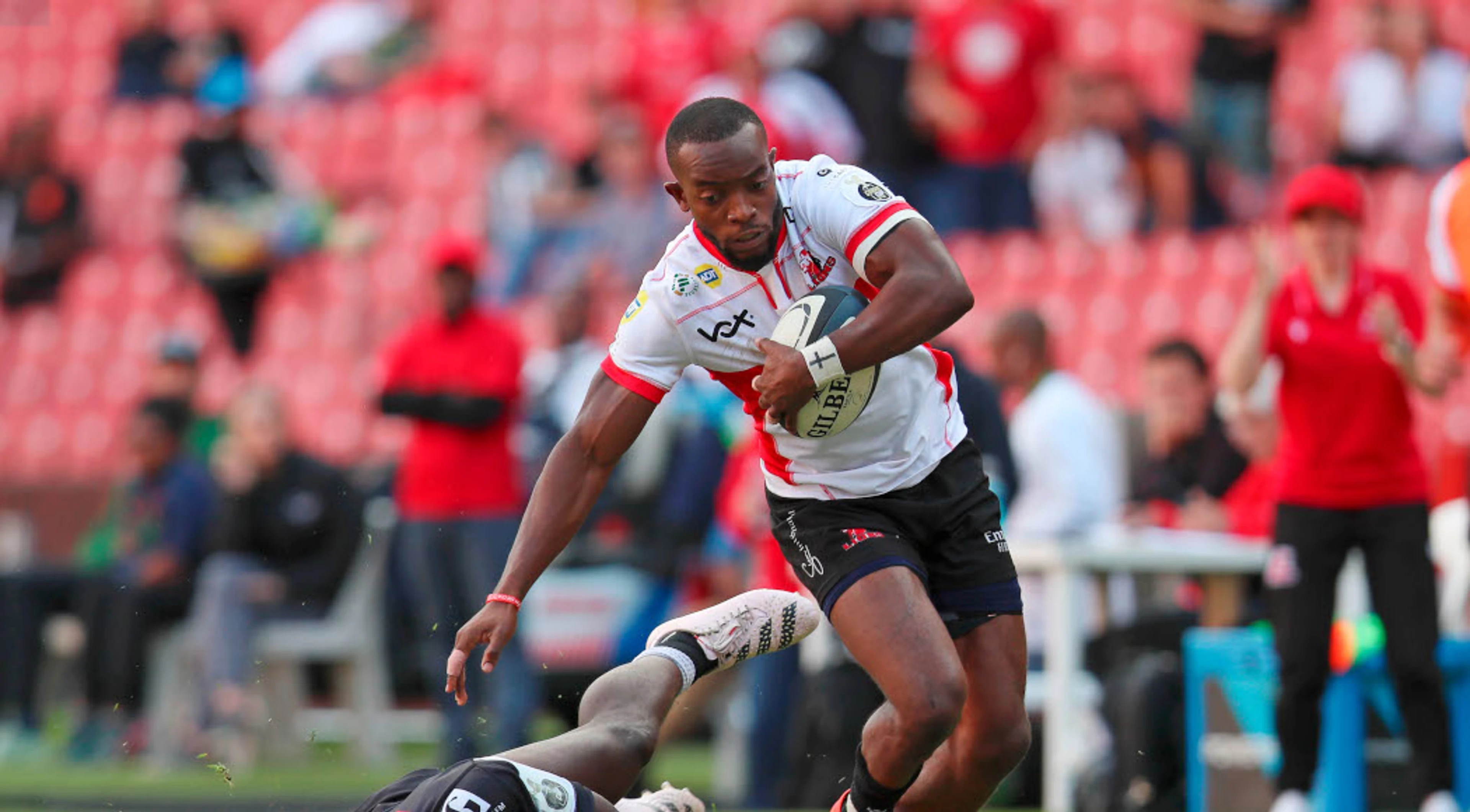 Lions come from behind to win against the Sharks