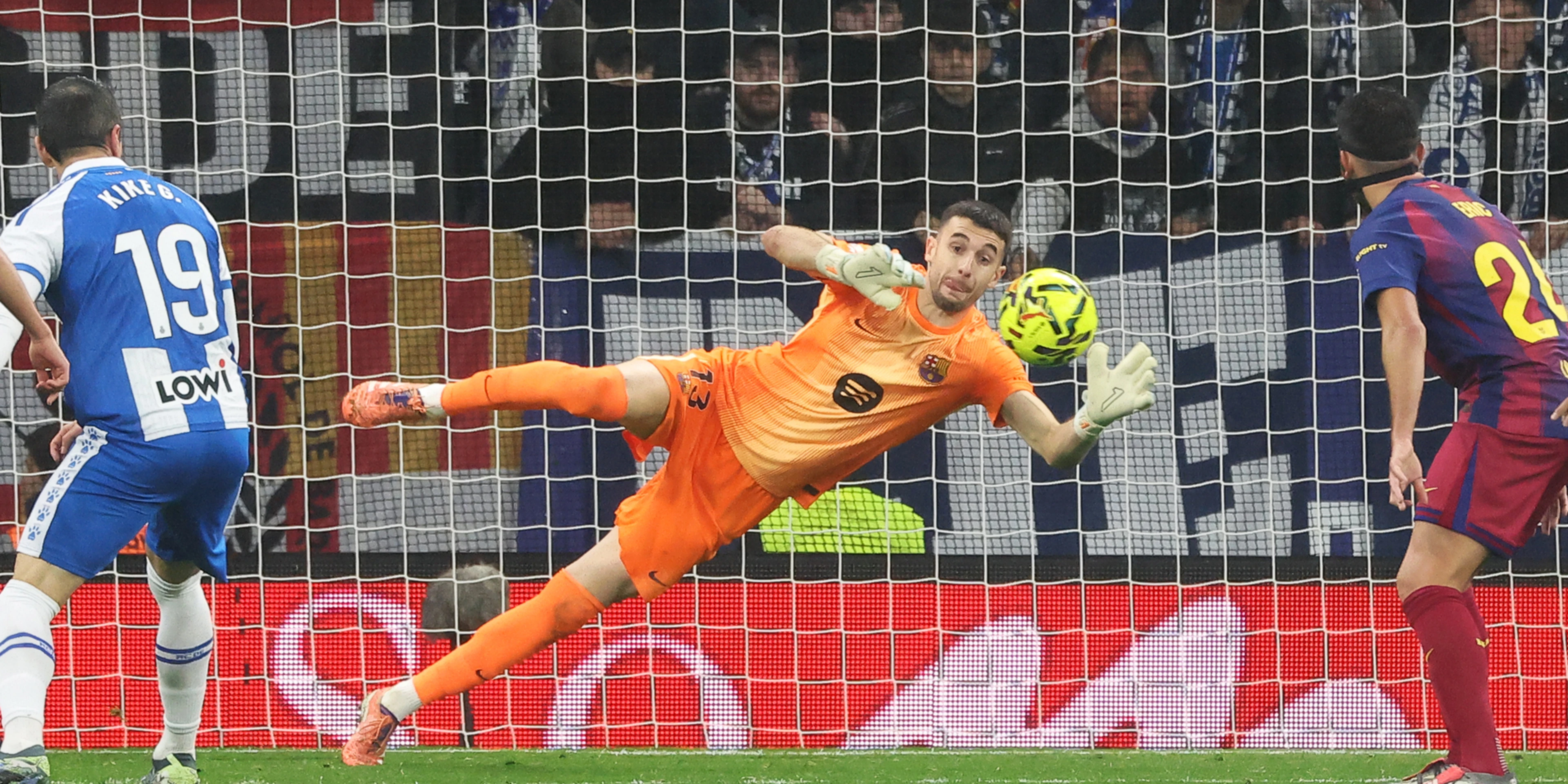 Barca boss Flick hails Garcia after goalkeeper stars against former club