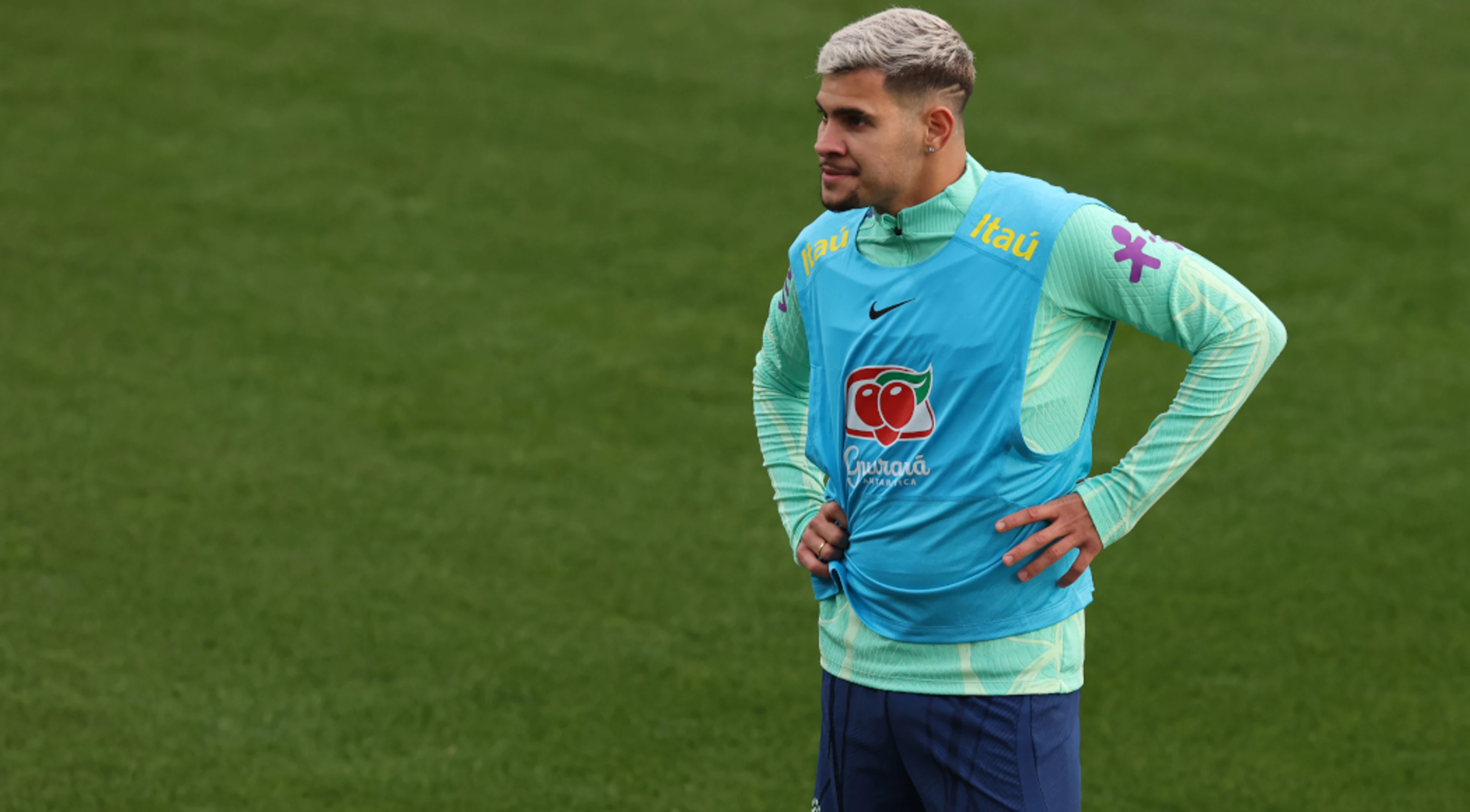 Guimaraes and Telles suffer injury scares in training