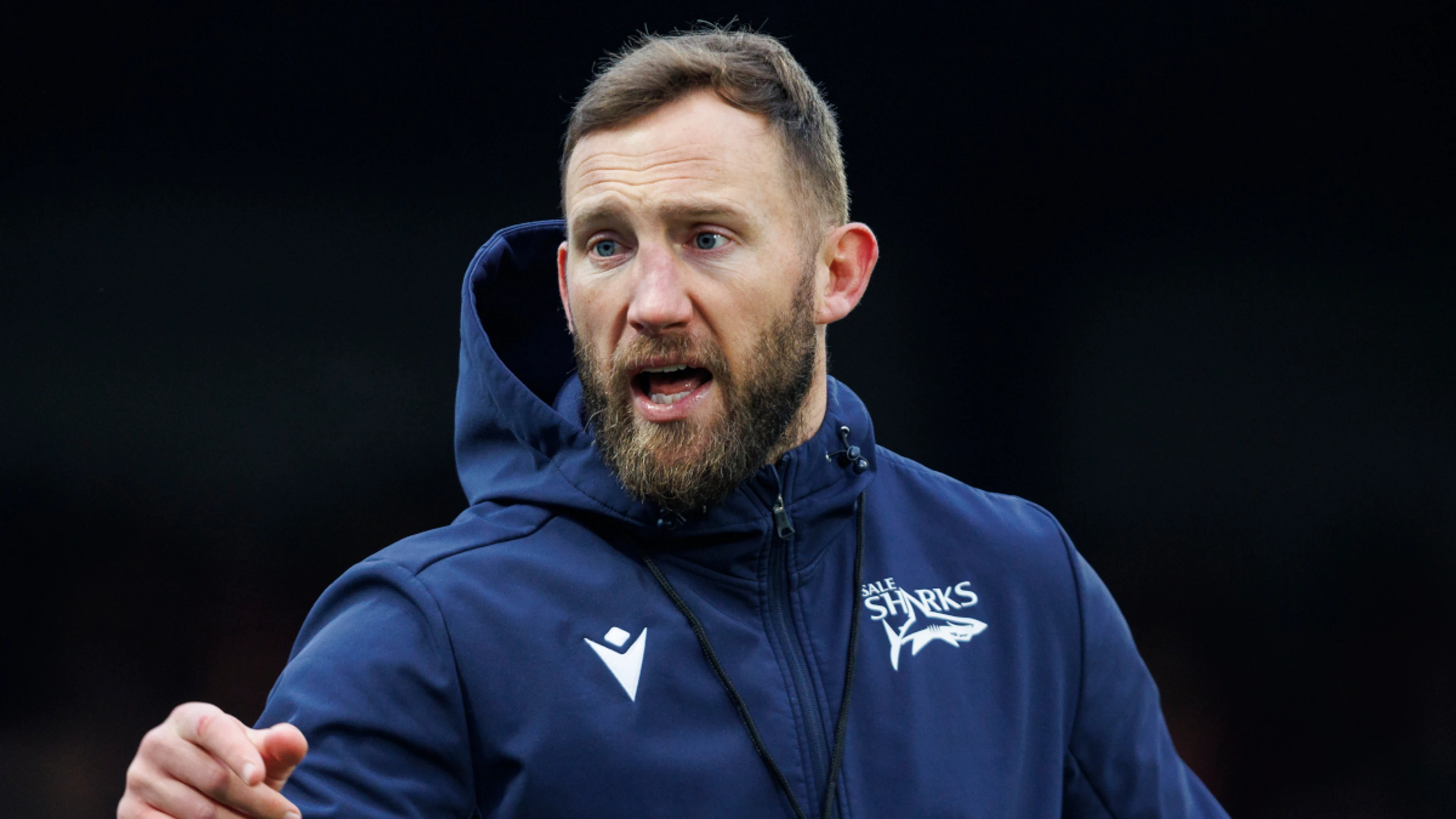 Ex-Scotland wing to combine Sale role with England coaching job