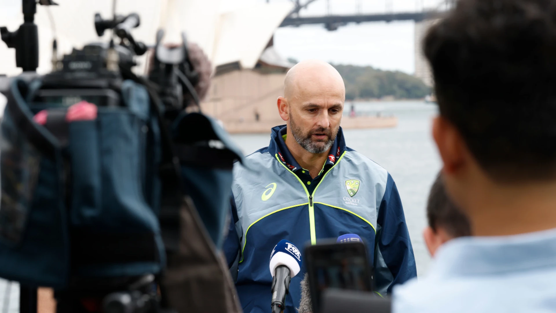 Australia's Lyon tells England that no spinner would be Ashes error