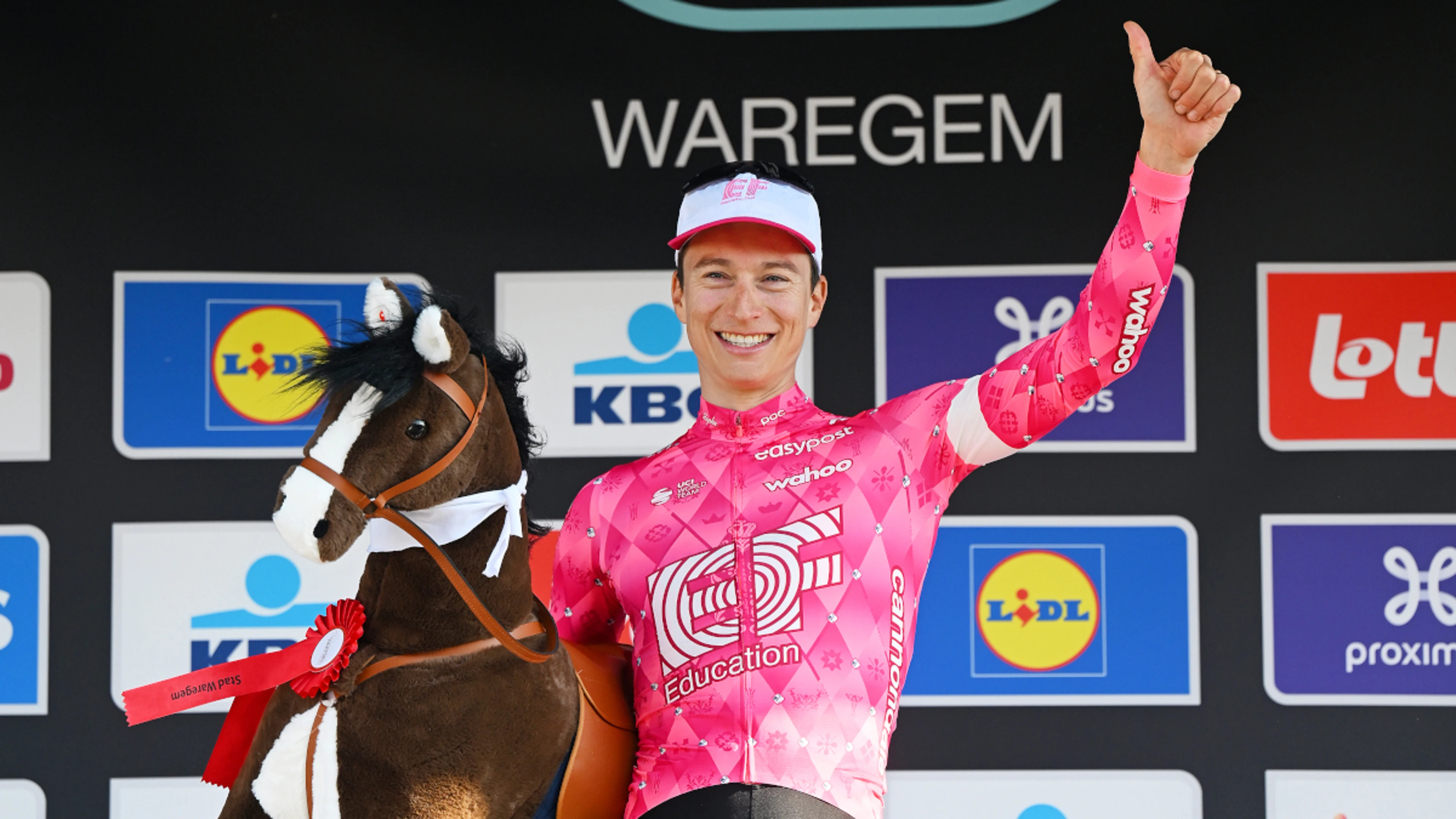 American Powless fools Visma to win Across Flanders