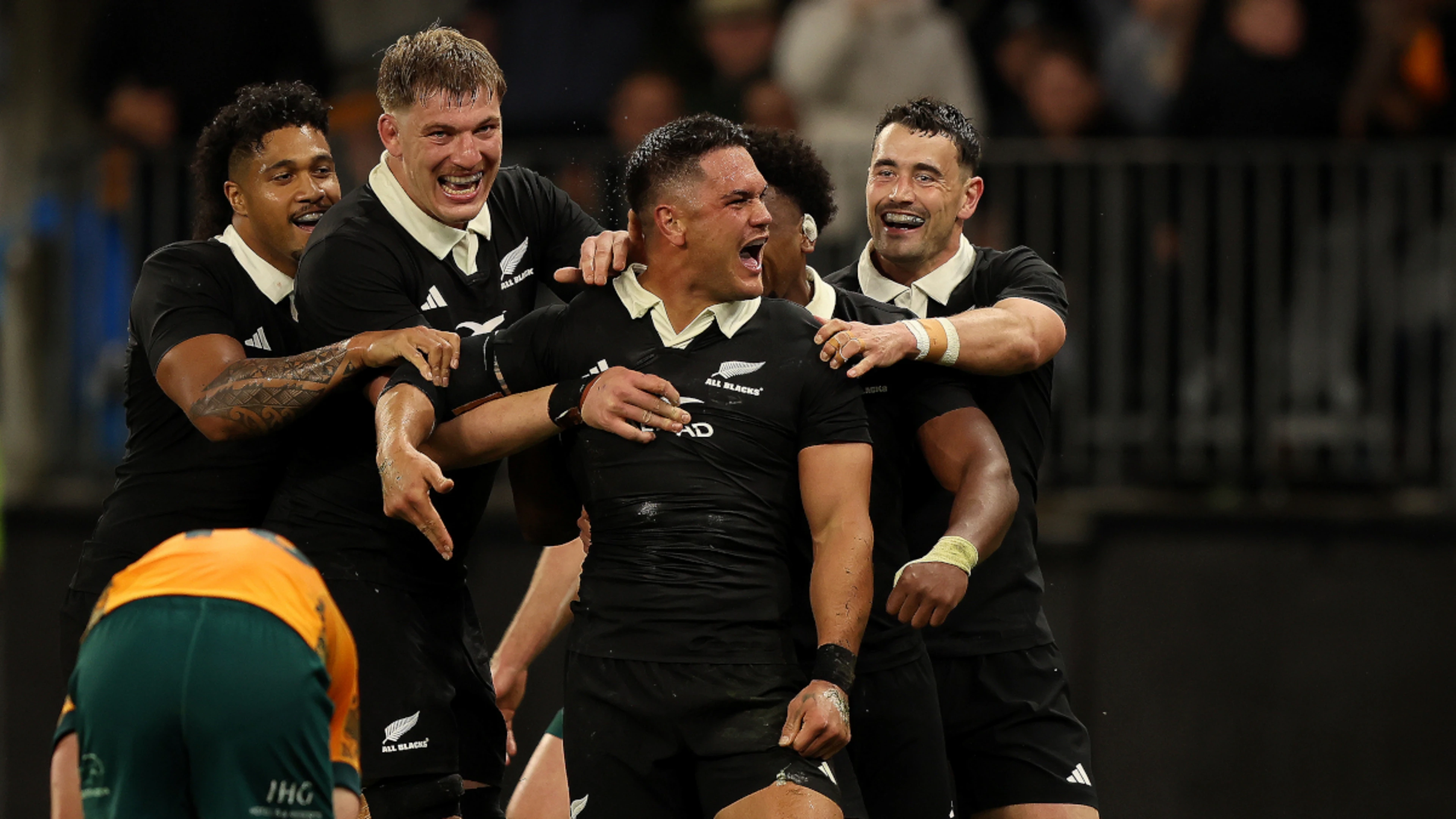 All Blacks down Wallabies to stay in Rugby Championship title hunt