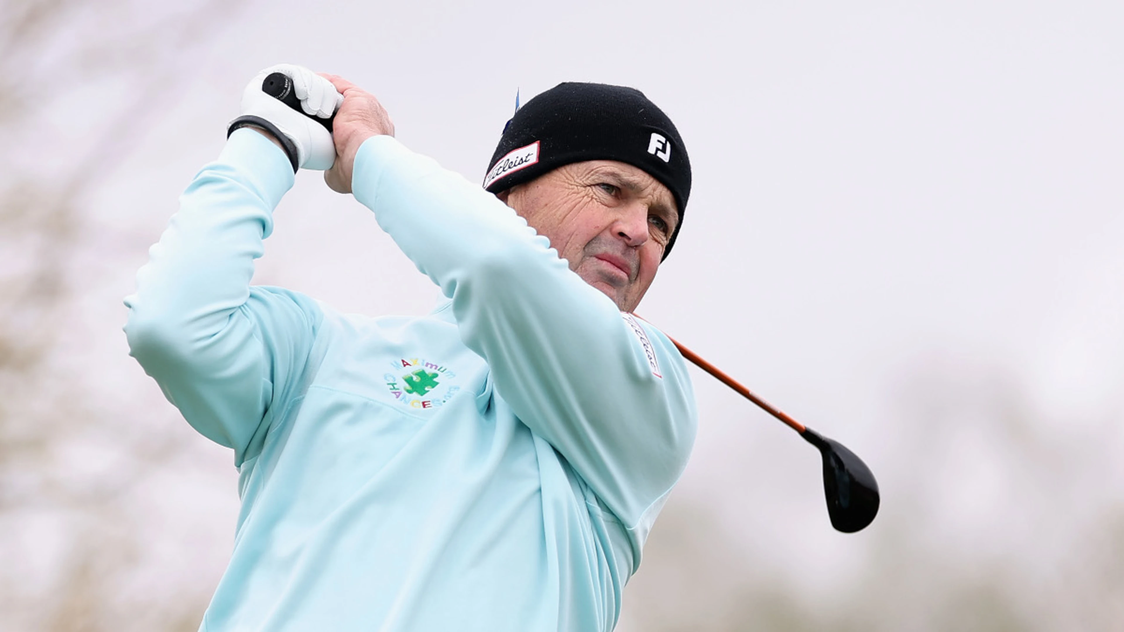 Chalmers takes first-round lead at Cologuard Classic