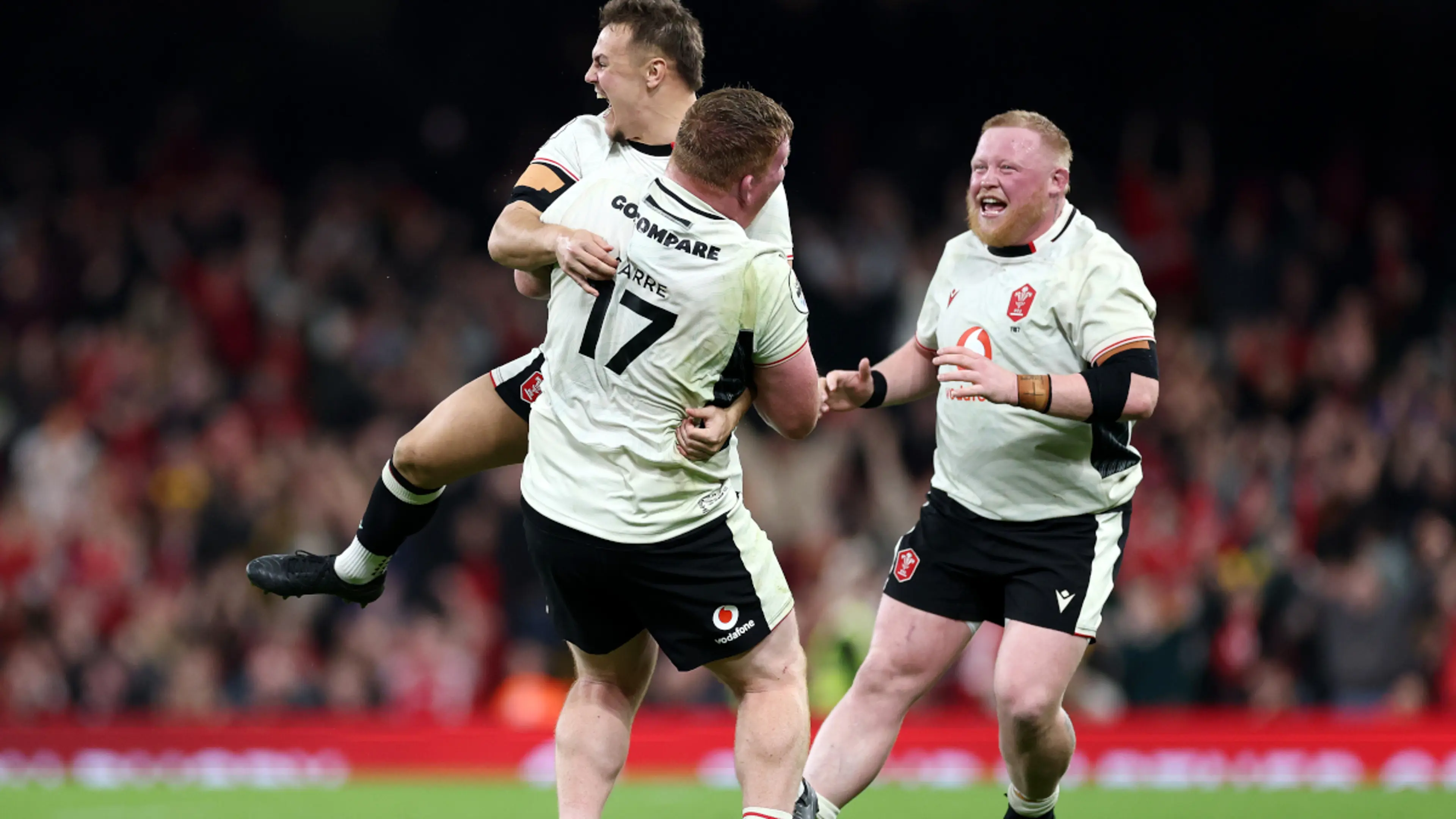 Wales' Evans denies Japan historic win with last-gasp penalty