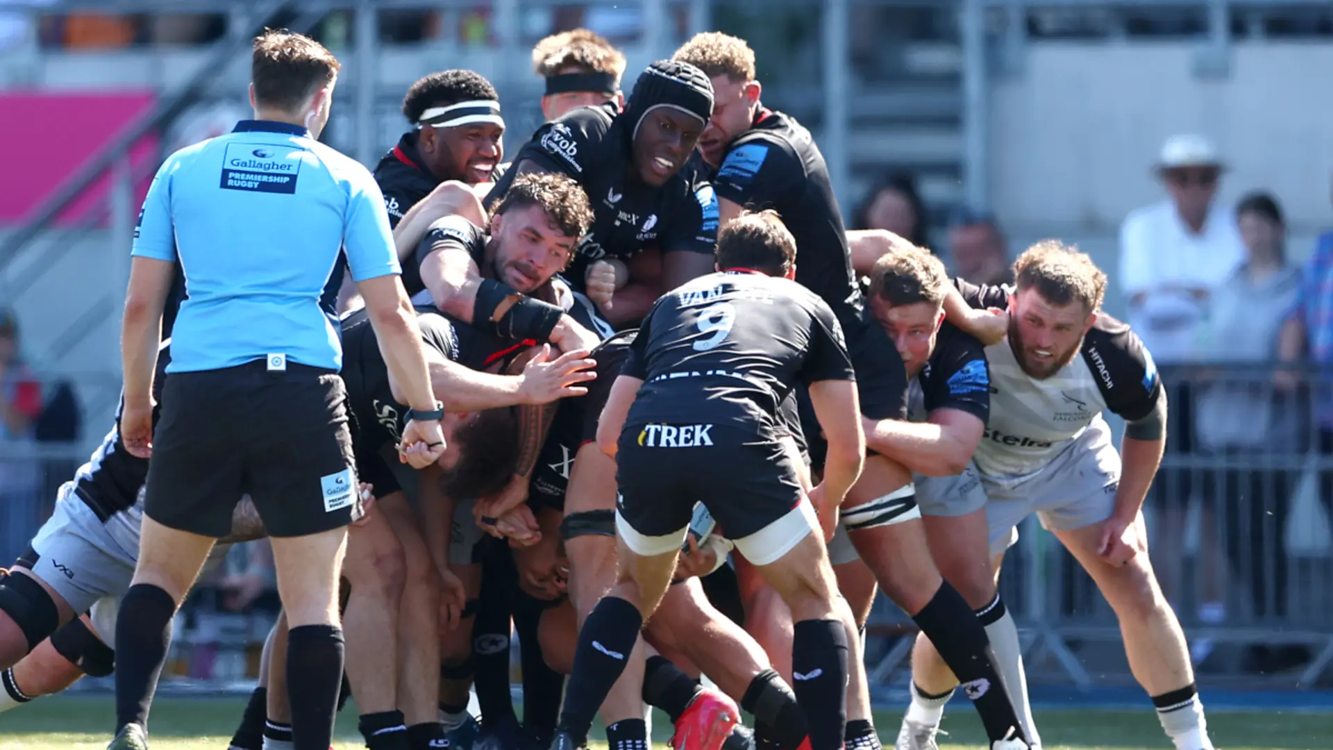 Saracens hammer Newcastle to maintain Premiership play-off bid