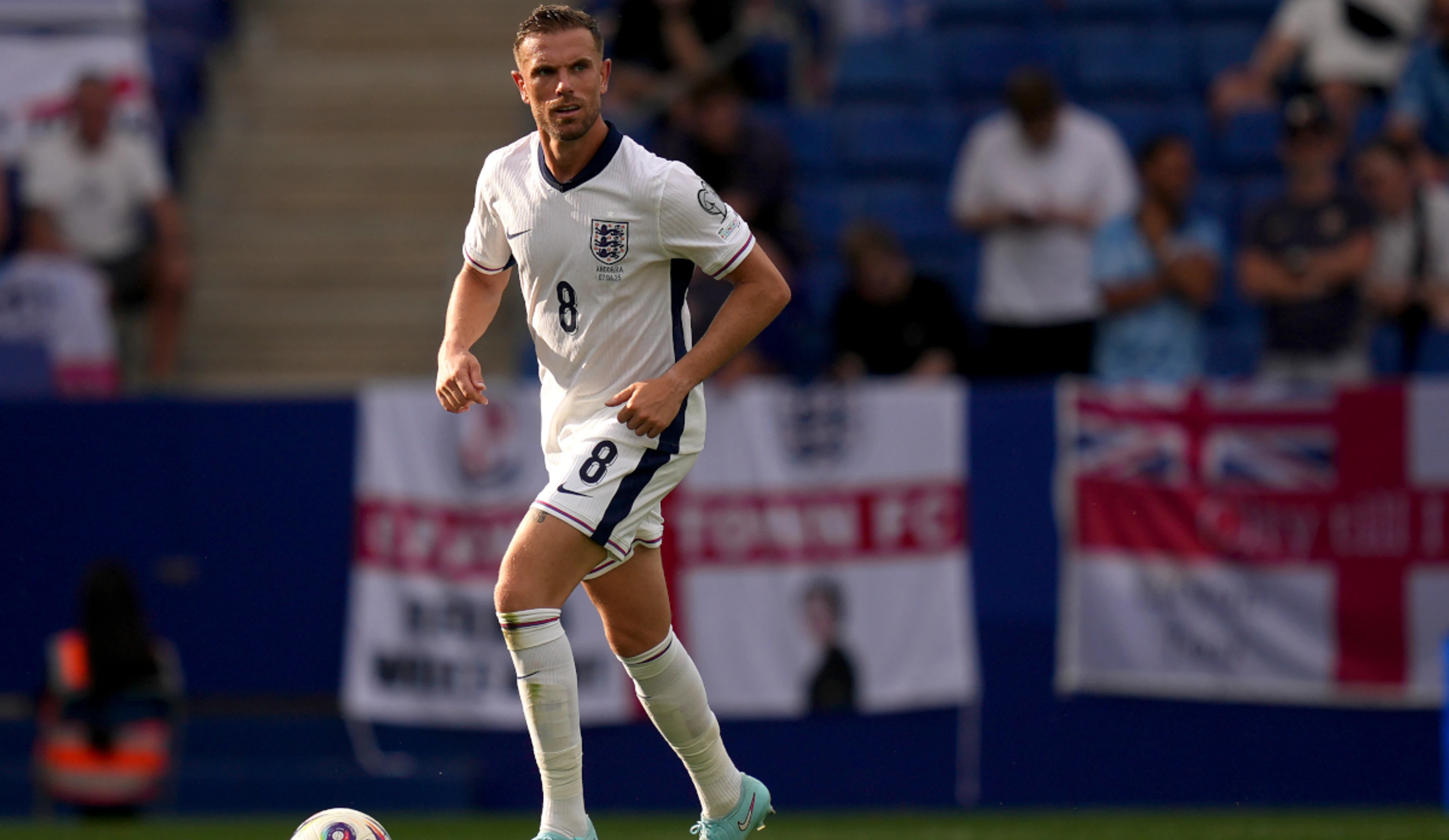 England midfielder Henderson joins Brentford
