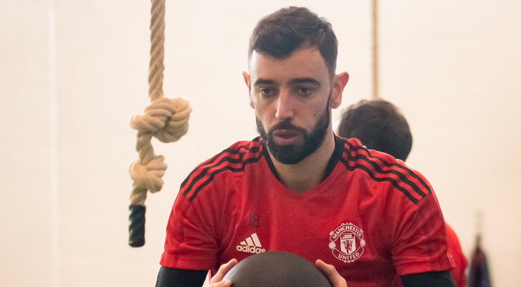 Fernandes in race to recover from Covid ahead of Atletico clash