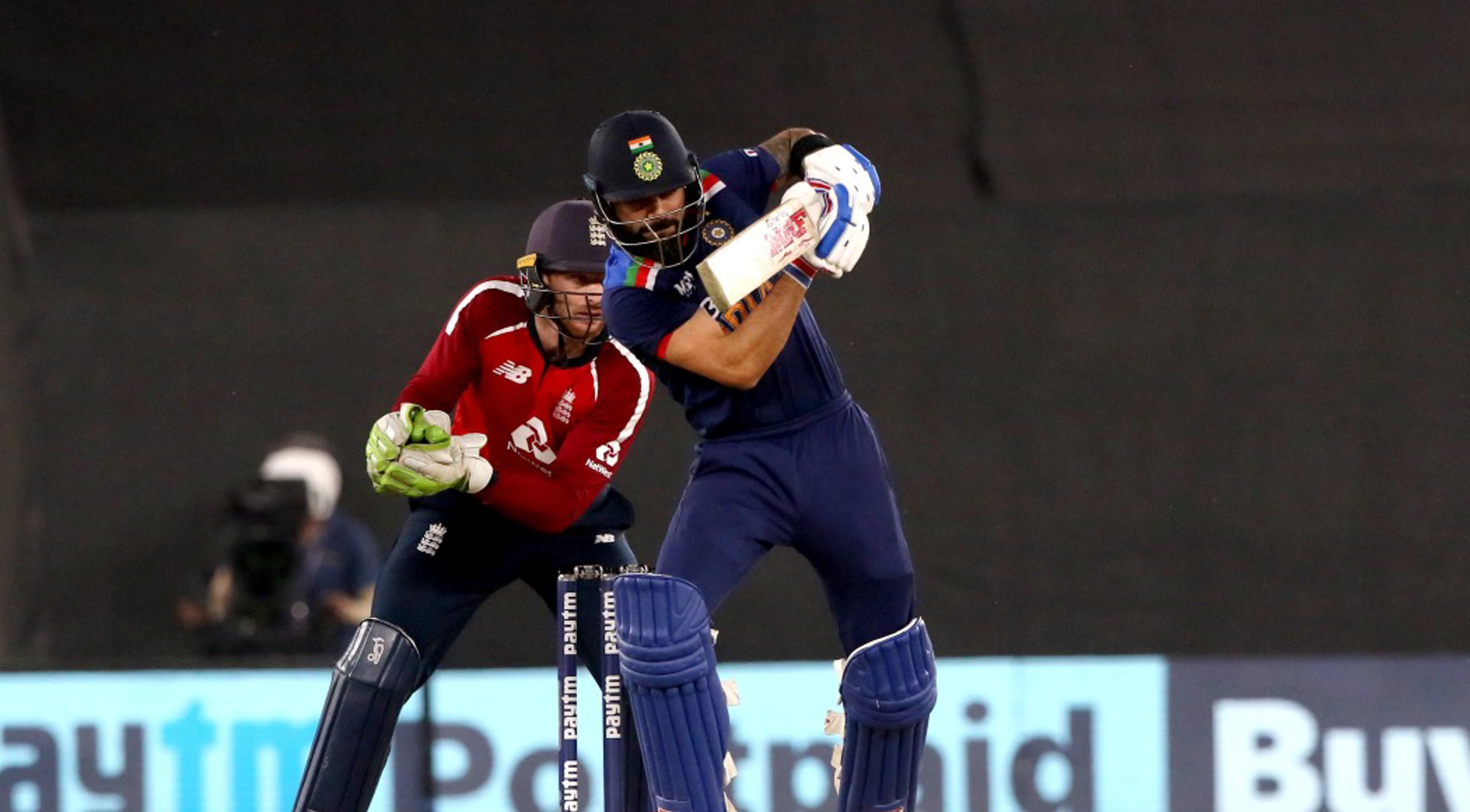 India beat England to clinch T20 series