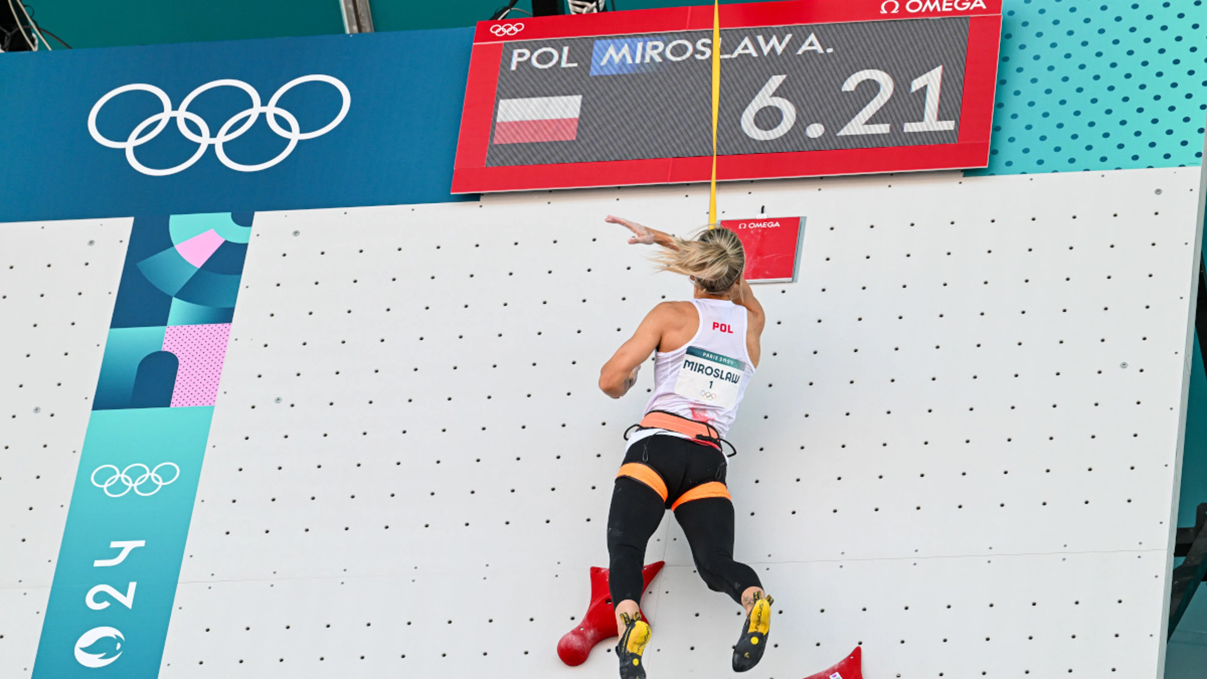 Polish climber Miroslaw beats own world speed record twice in qualification