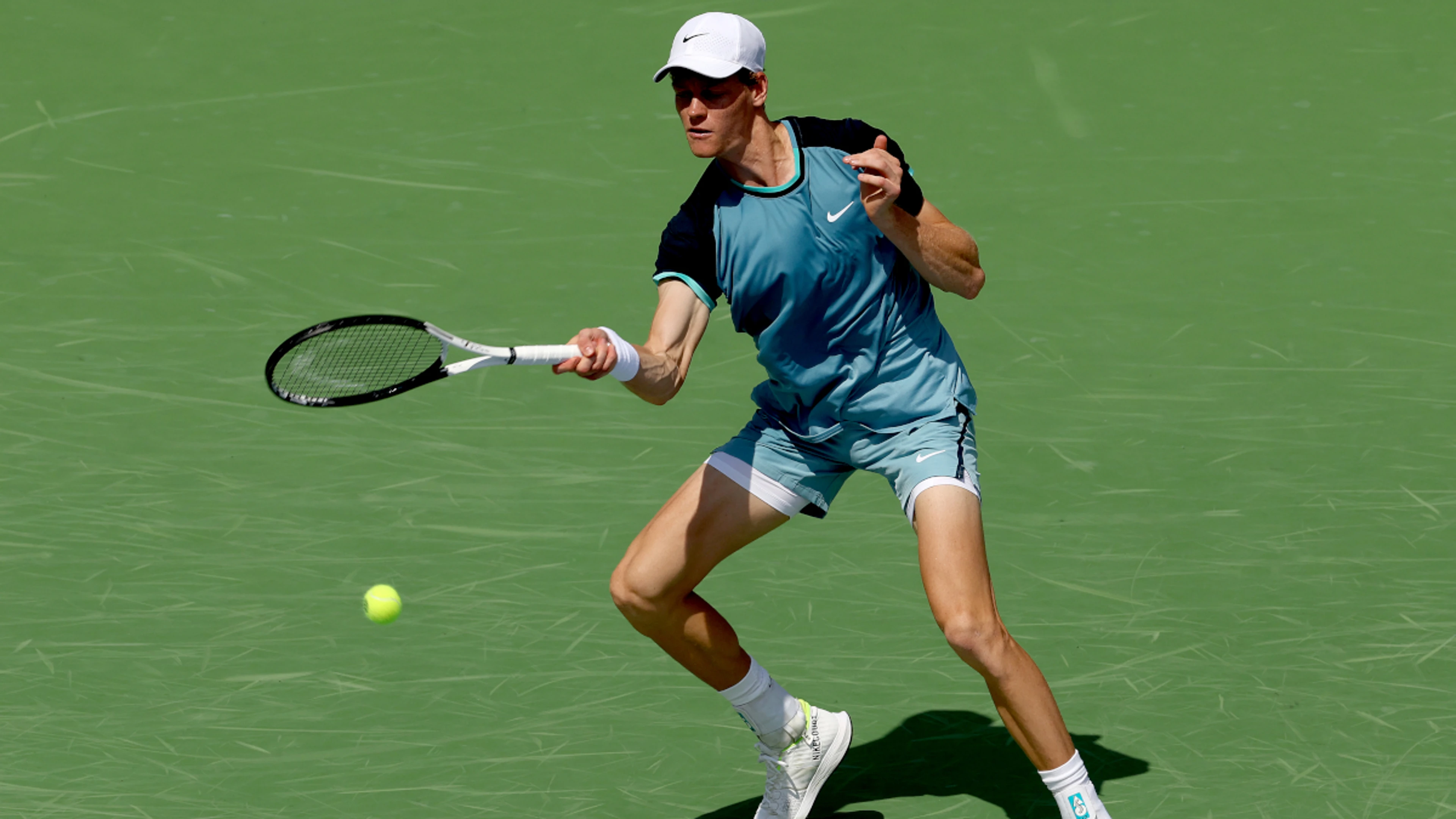 No.1s Sinner, Swiatek stage Cincy fightbacks as Zverev escapes