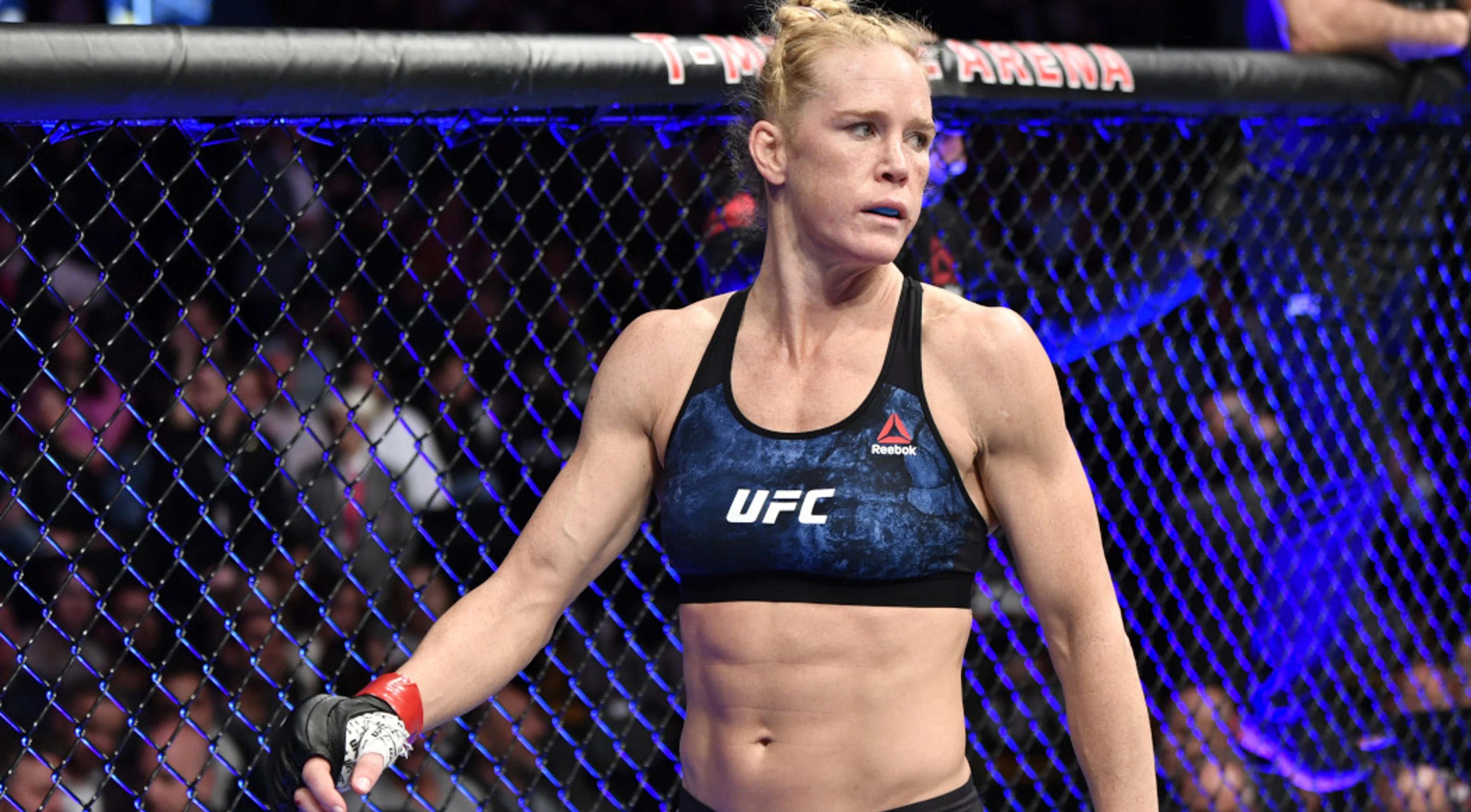 Holly Holm re-ups in six-fight deal with UFC