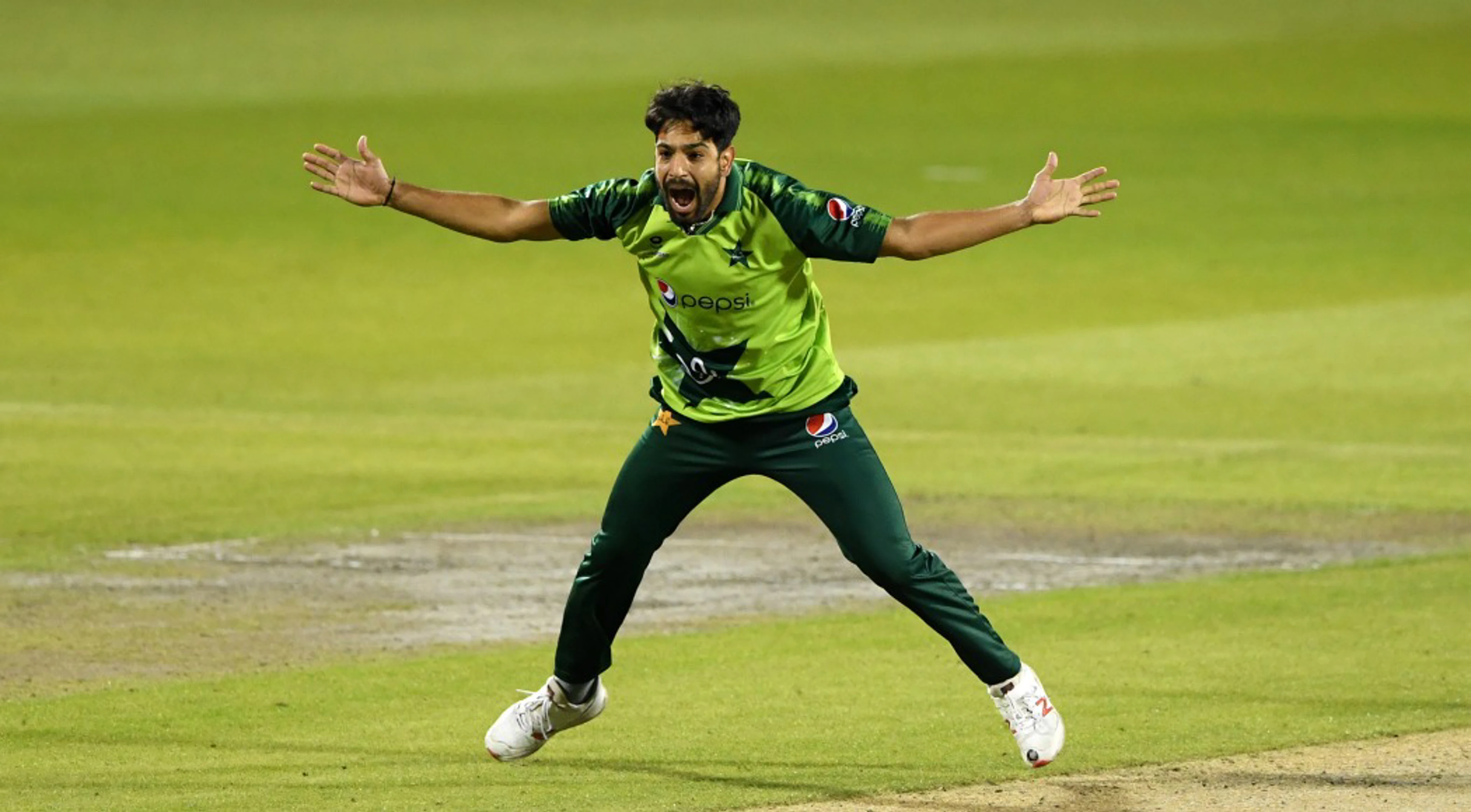 Pakistan thump Zimbabwe to clinch T20 series