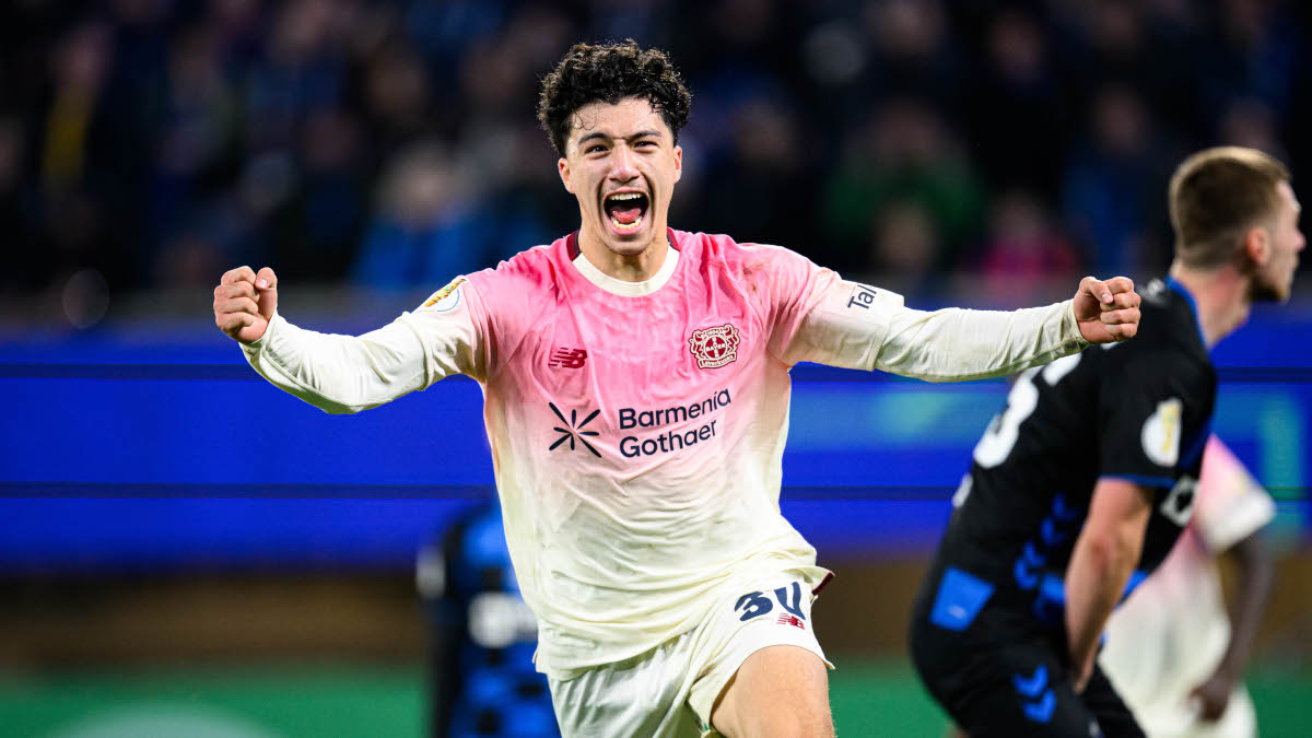 Leverkusen win late in German Cup, Stuttgart progress