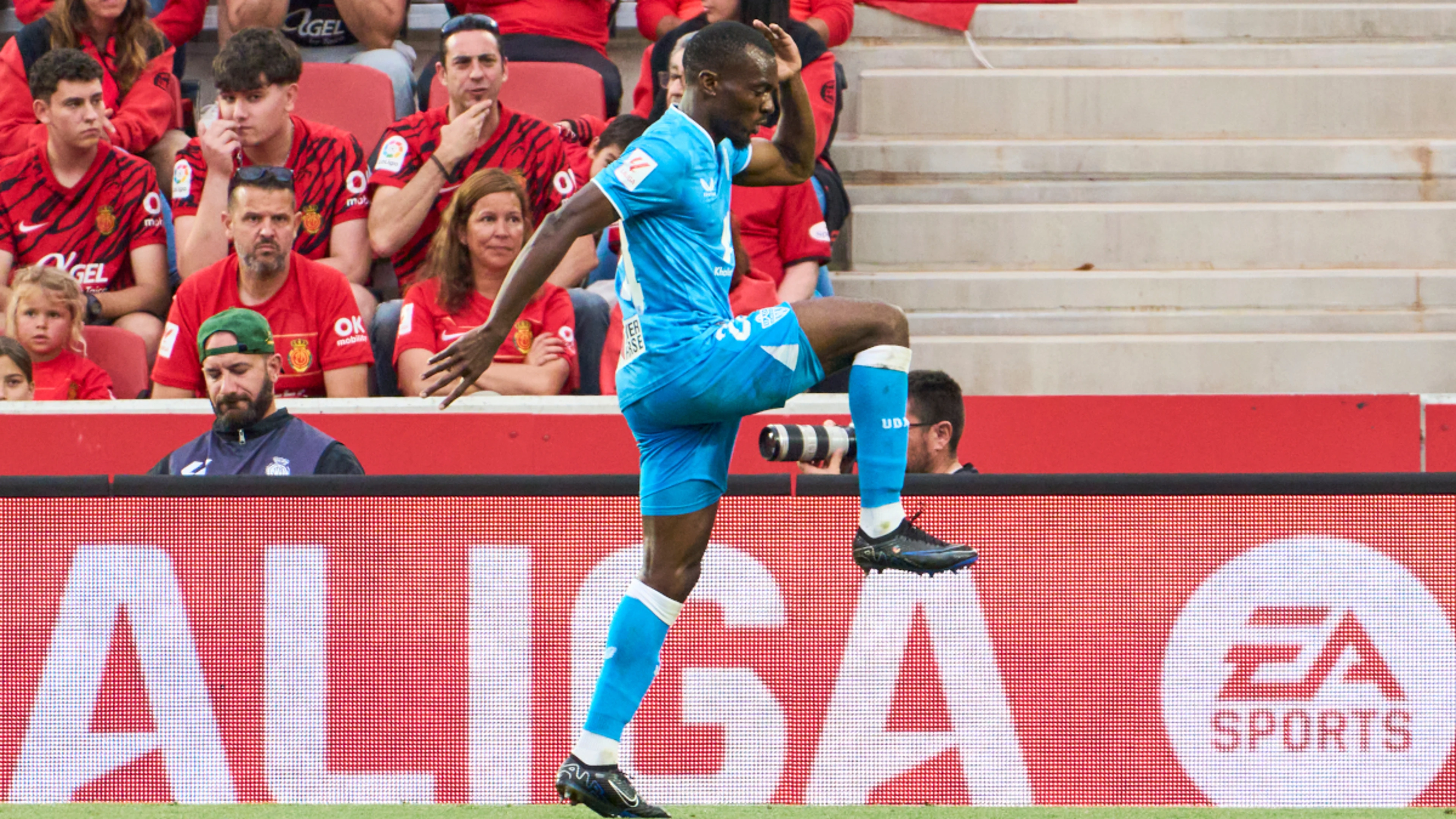 Mozambican defender seals permanent transfer to Spanish side