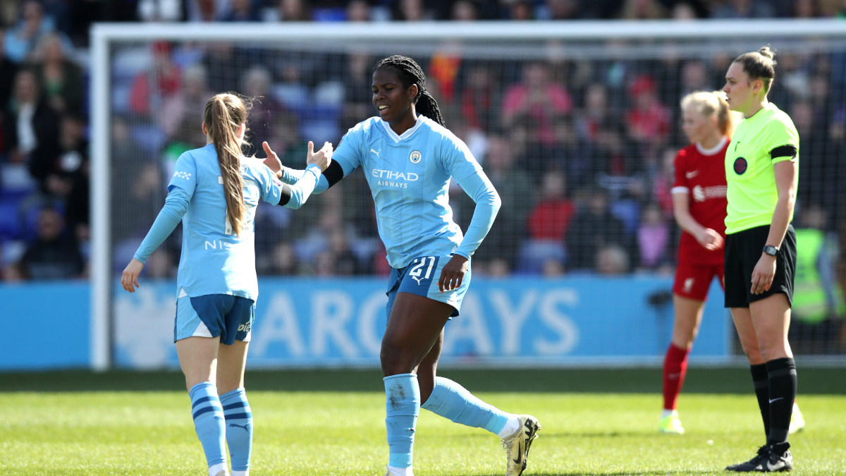 Man City's Shaw hits four in WSL win, Man Utd salvage draw with Spurs
