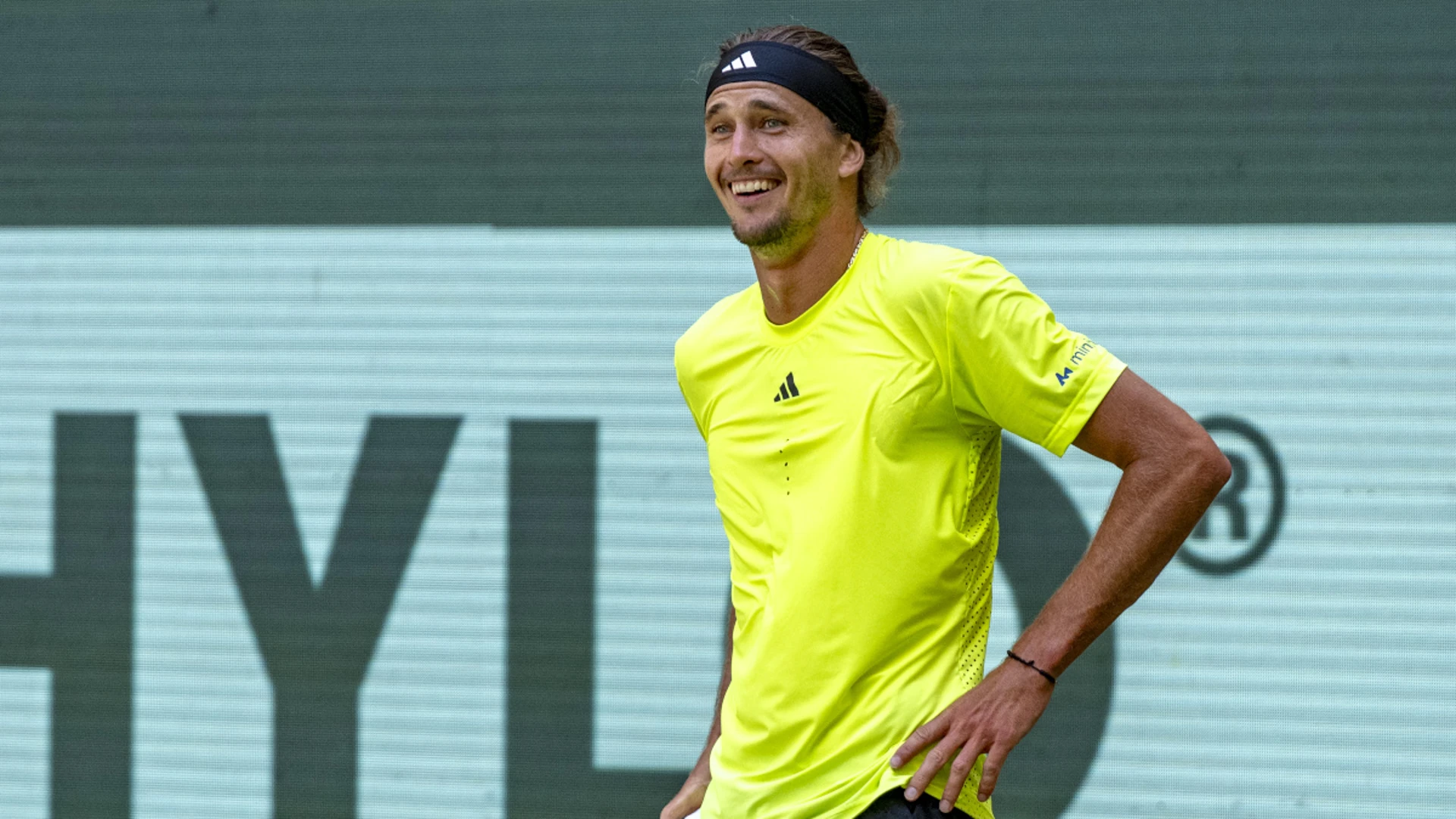 HALLE OPEN: Zverev sets up semifinal with Medvedev