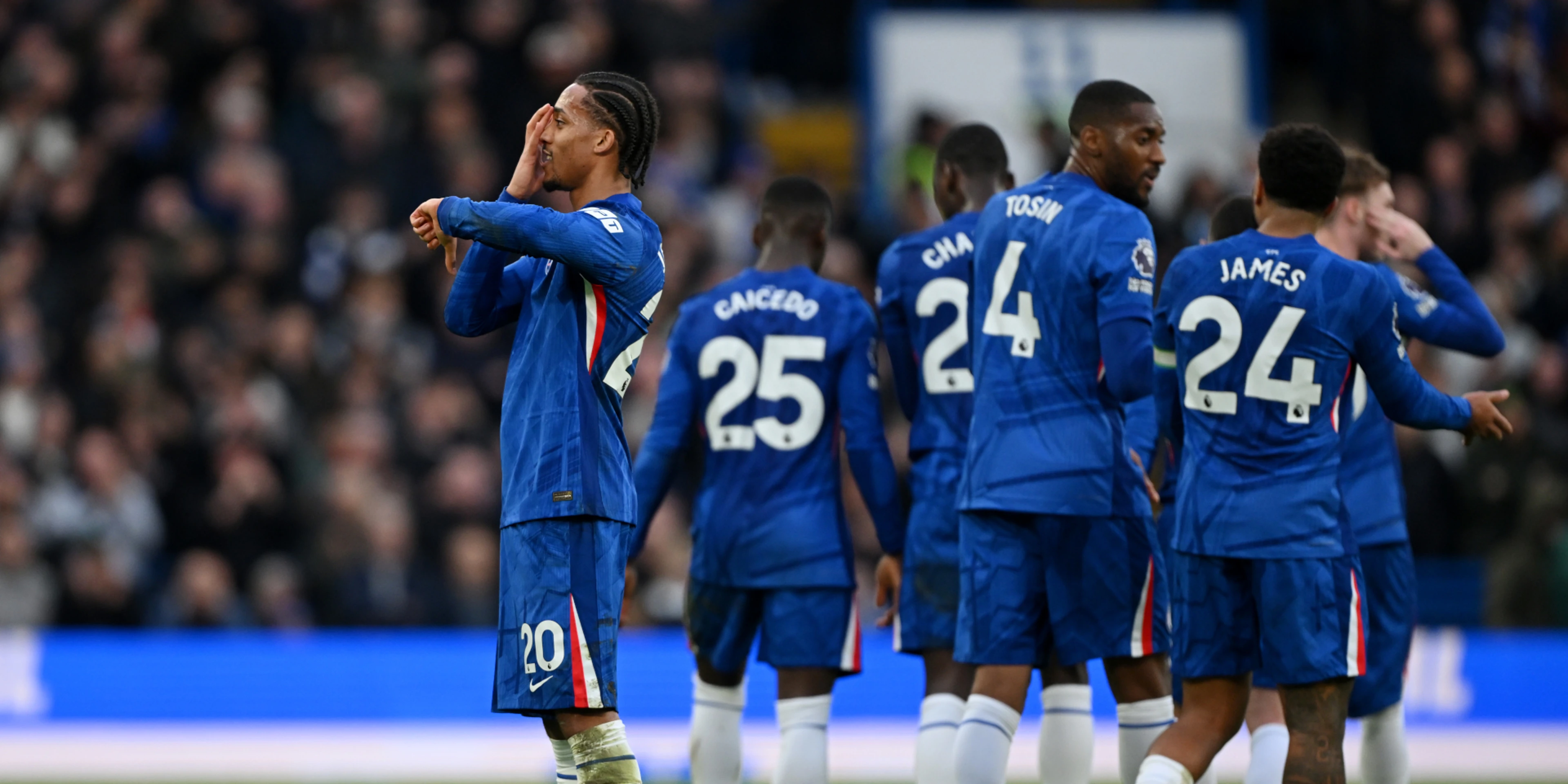 Chelsea ride luck to beat Brentford in coach Rosenior's league debut