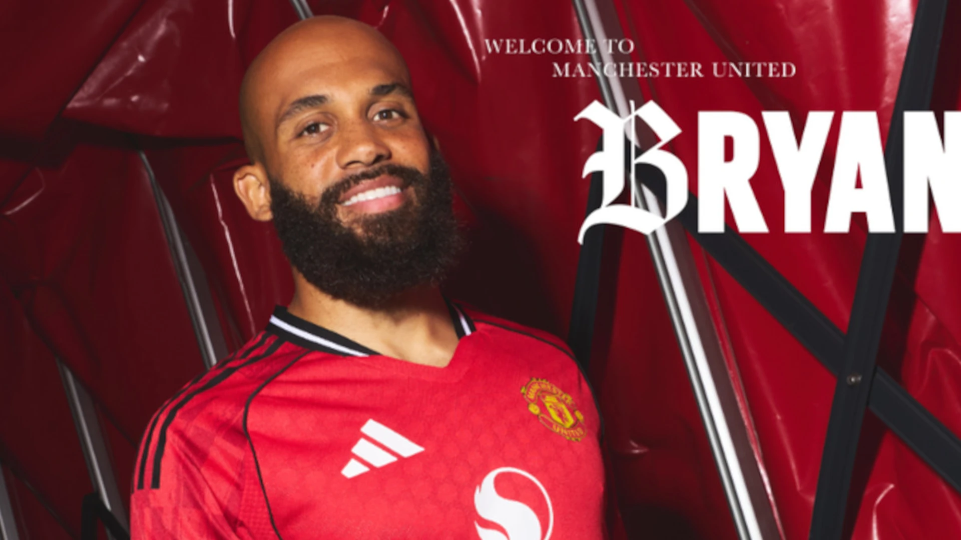 Manchester United sign forward Mbeumo from Brentford