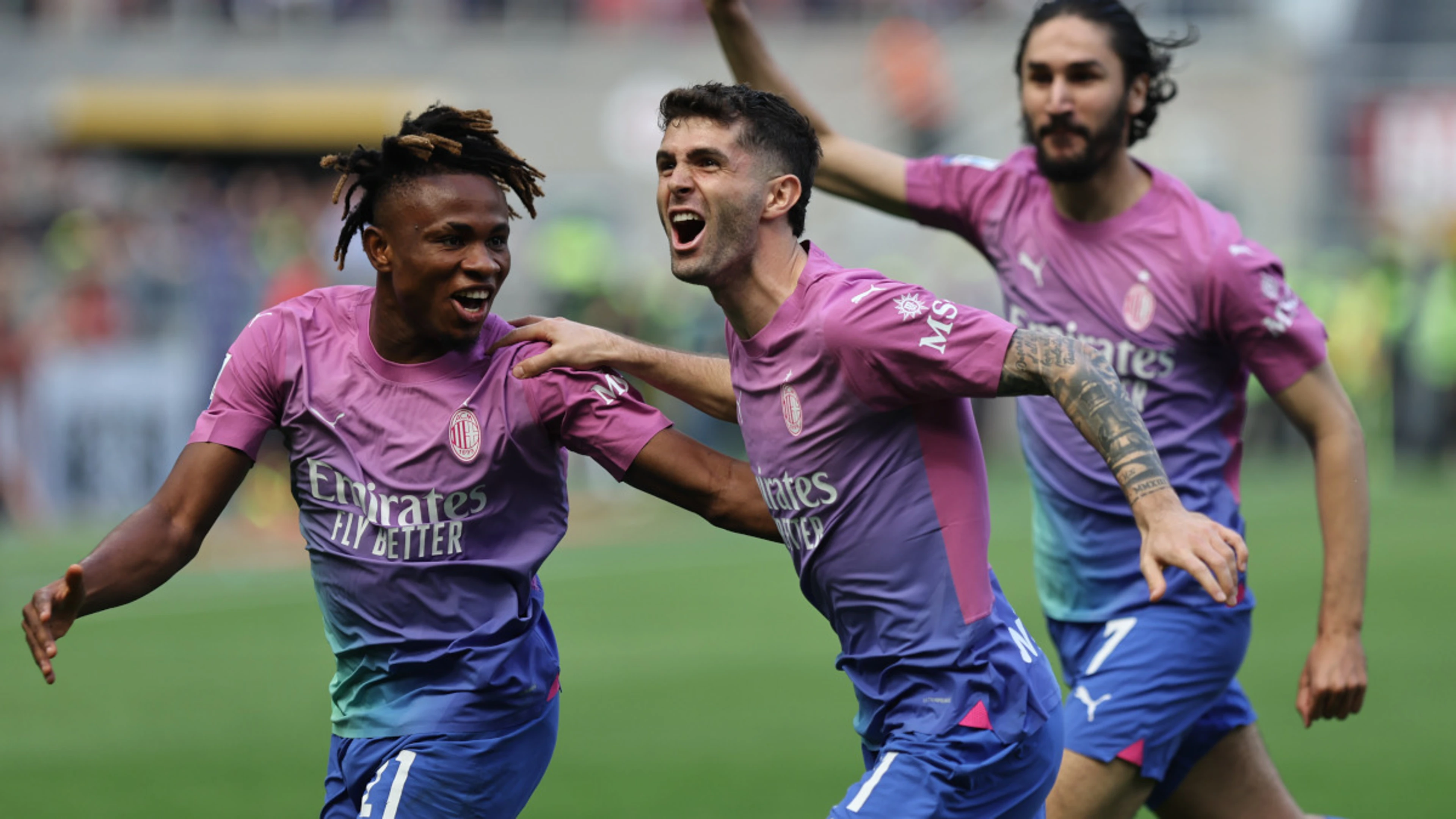 AC Milan stroll past Lecce to close in on Champions League