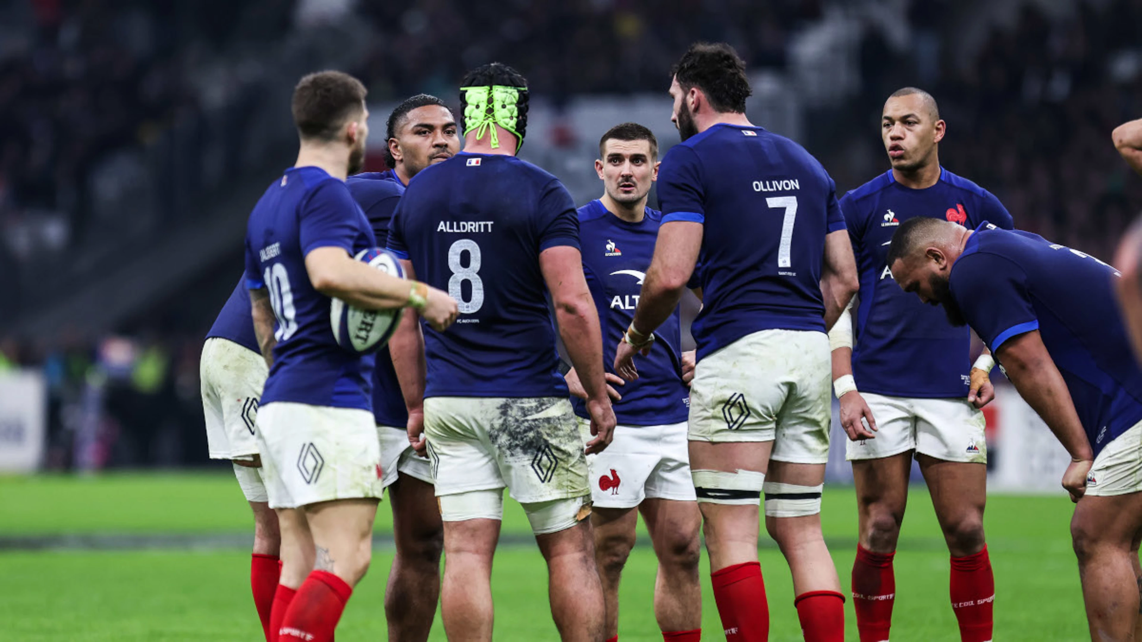 Advantage France in three-way fight for Six Nations crown