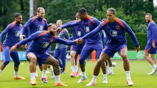 Oranje is geen grote favoriet, maar de coach zegt dat succes op het EK mogelijk is