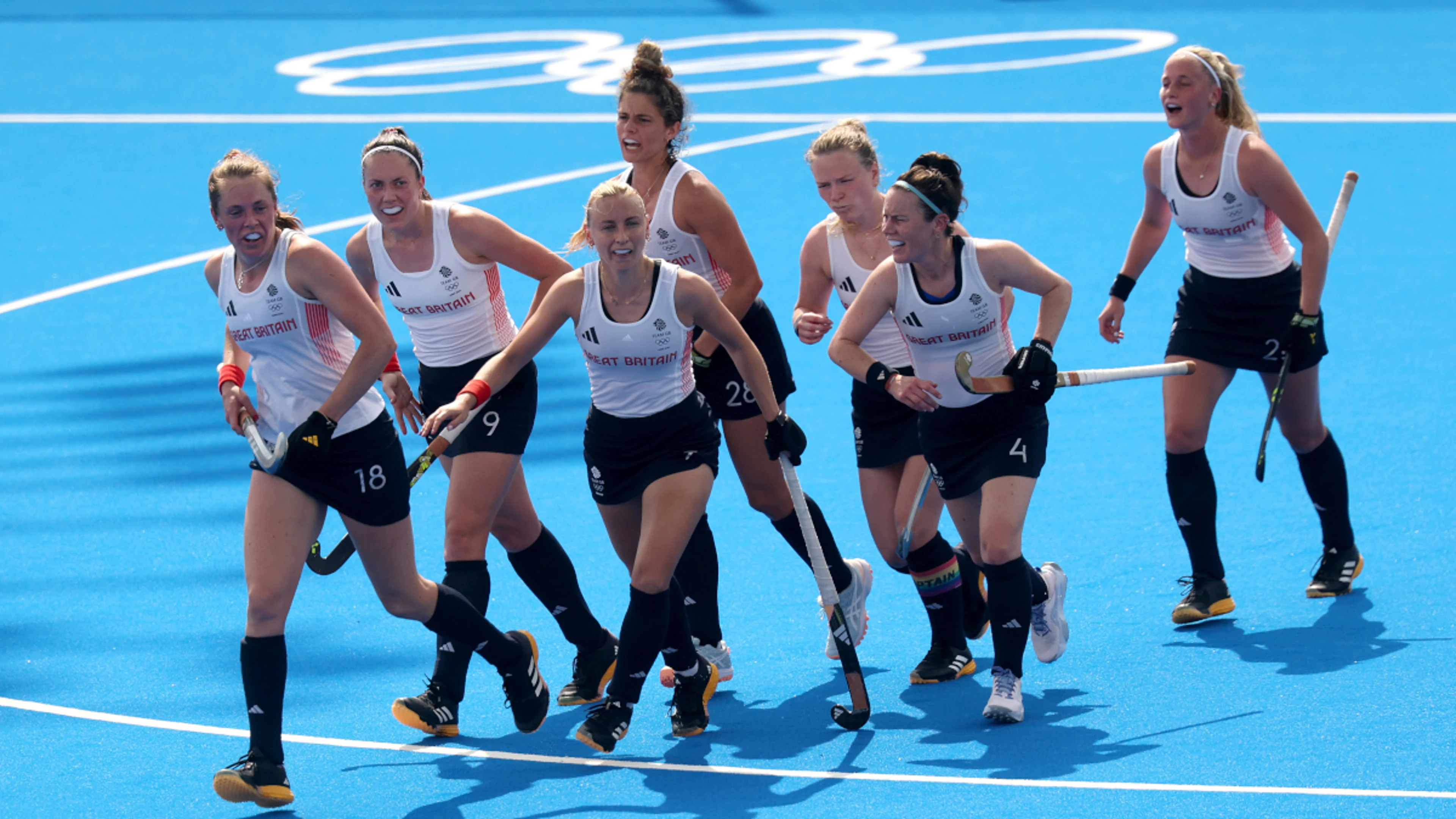 Britain, Argentina, Aussies into men's last eight; British, Spanish women win