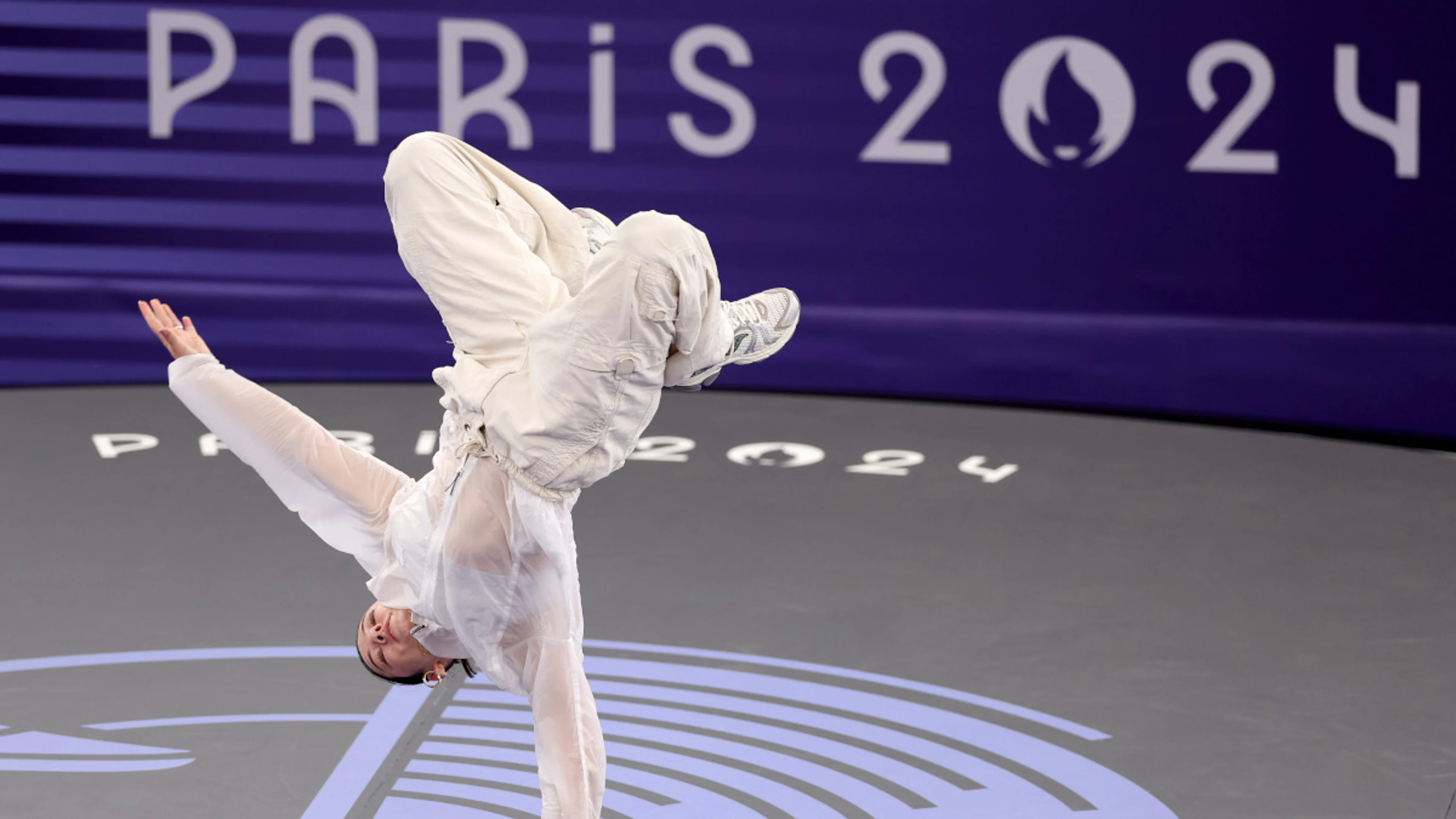 Breaking makes high-energy Olympic debut in Paris