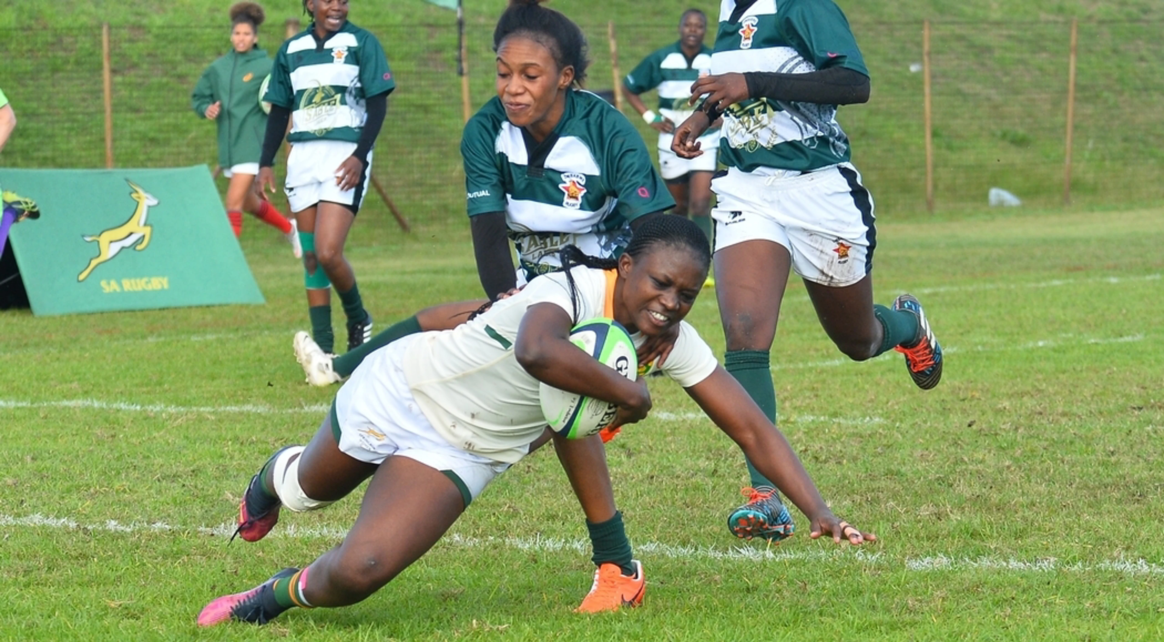 Raubenheimer all smiles as Springbok Women run riot