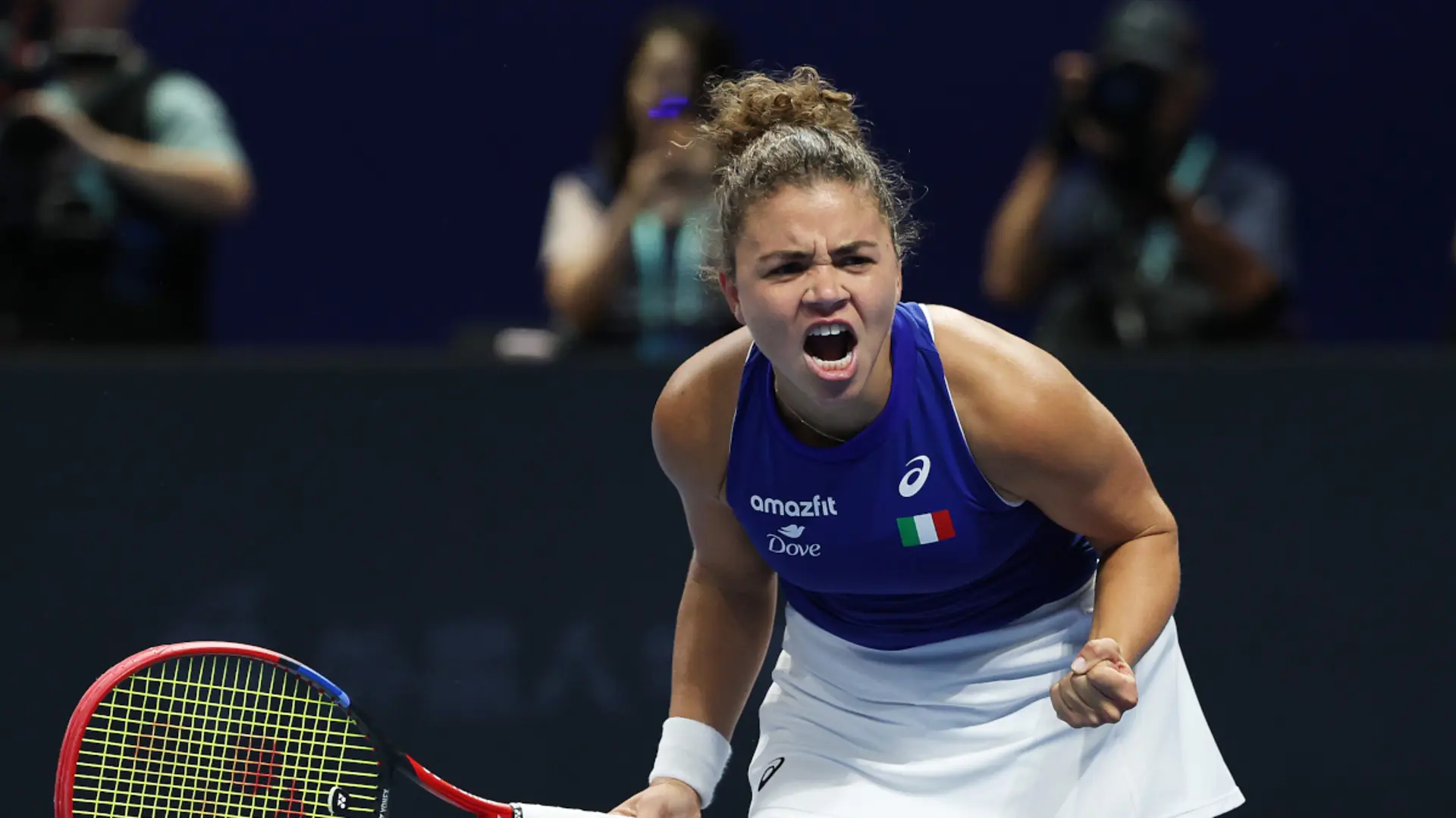 Paolini survives as Italy battle into BJK Cup semifinals