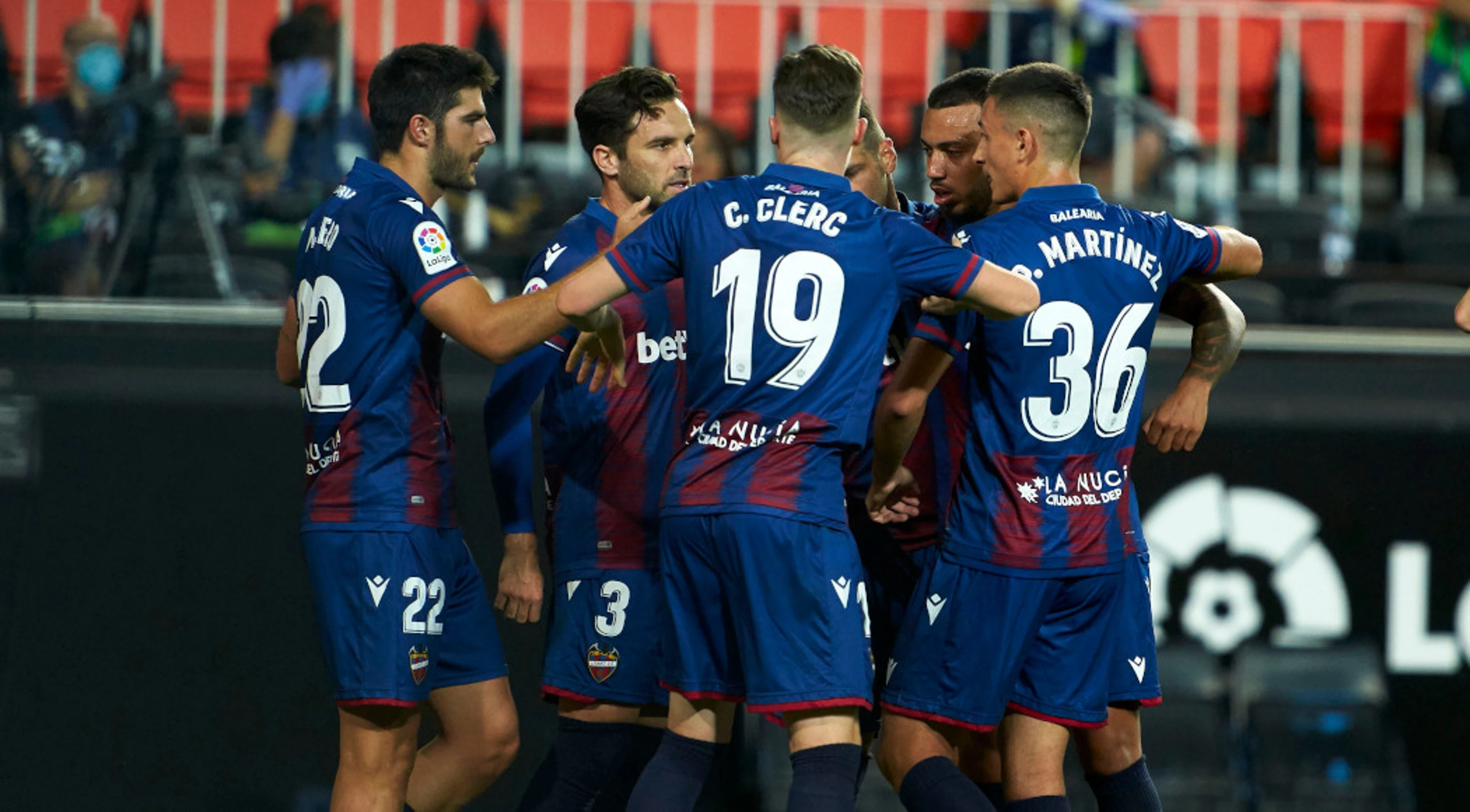 Dramatic finale as Valencia denied by 10-man Levante