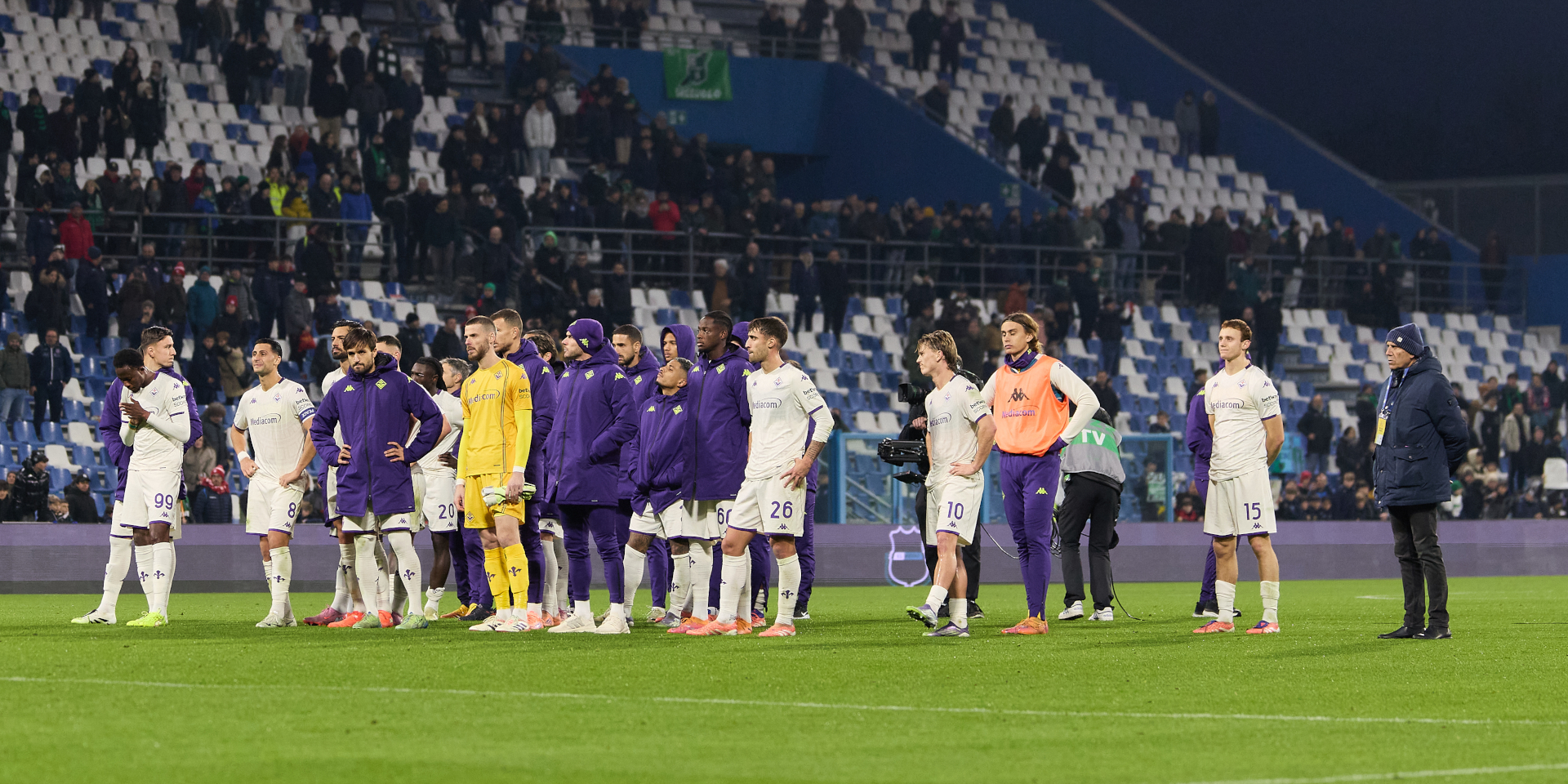Crisis-club Fiorentina condemn "unacceptable" death threats from fans