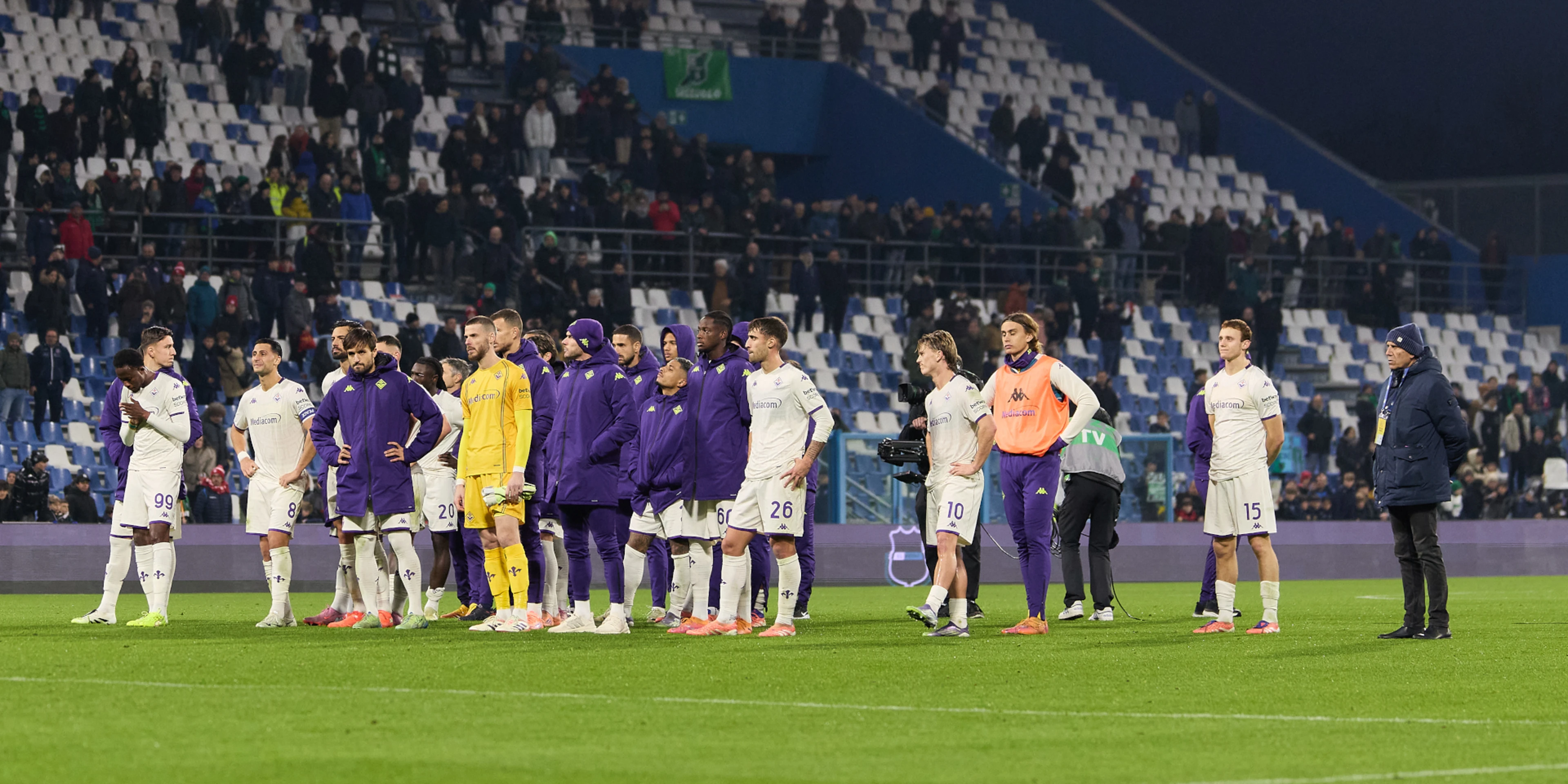 Crisis-club Fiorentina condemn "unacceptable" death threats from fans