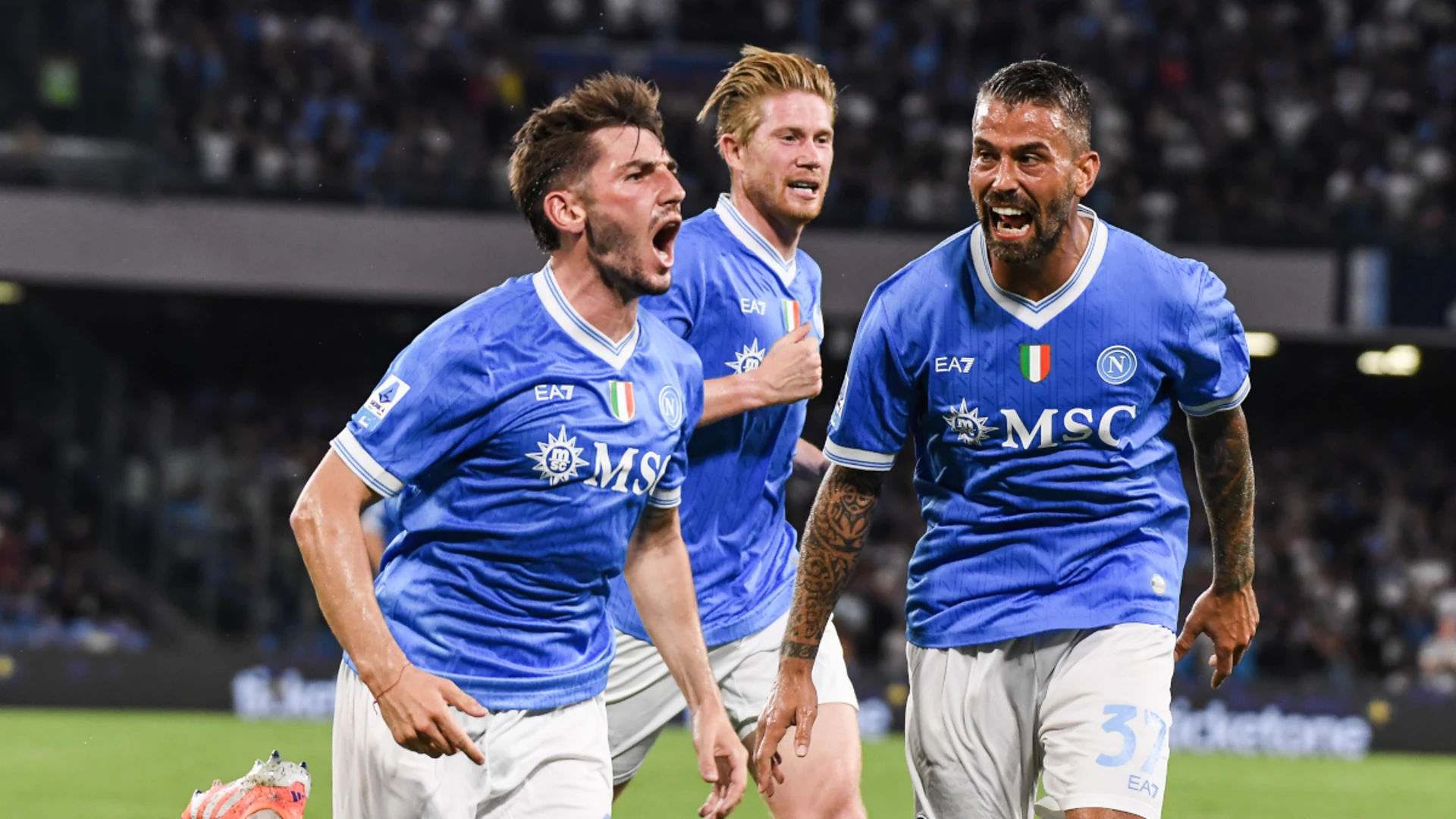 Napoli beat battling Pisa to maintain perfect Serie A start