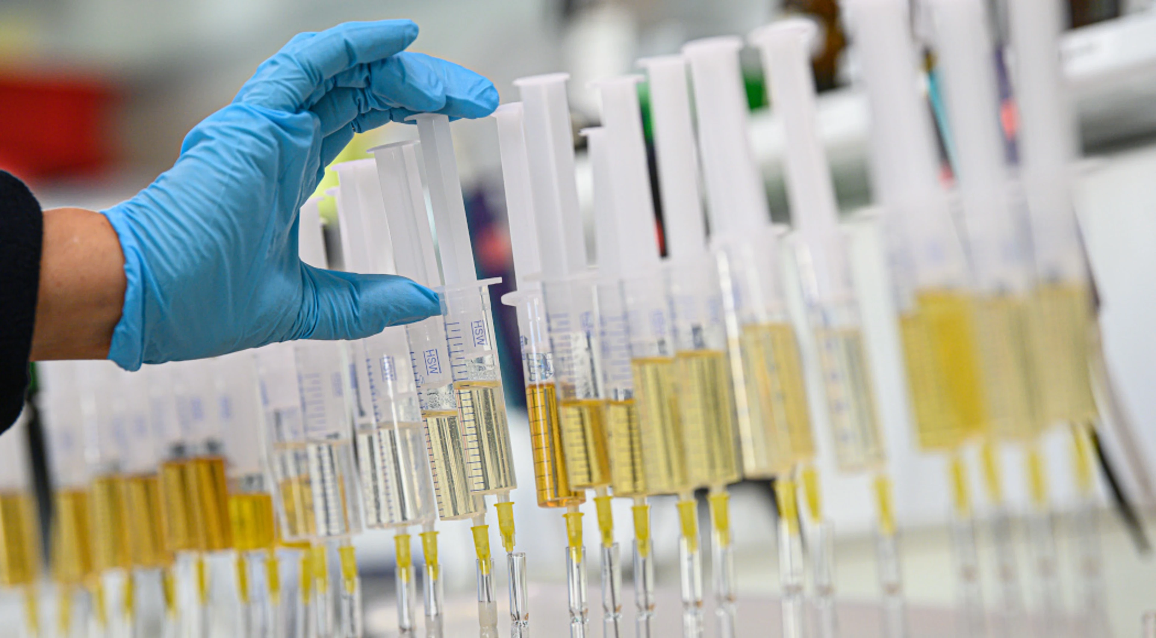 Russia doping ban lifted but war ban keeps athletes out