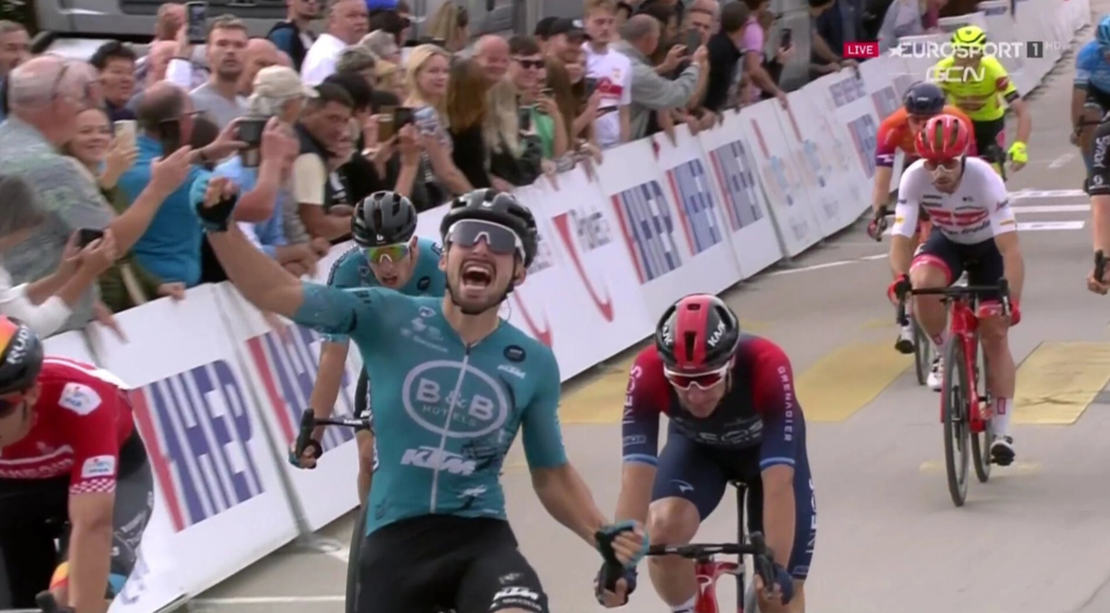 Vingegaard comfortable in Croatia as Milan retains leader's jersey