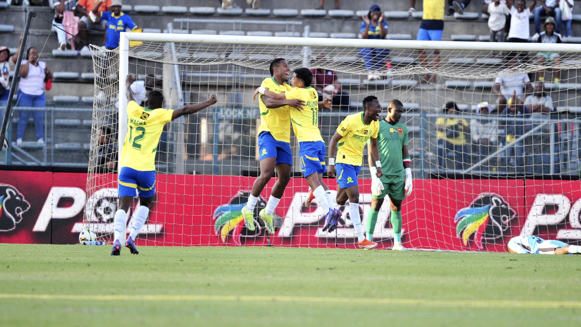  Ten-man Sundowns edge Polokwane to advance 