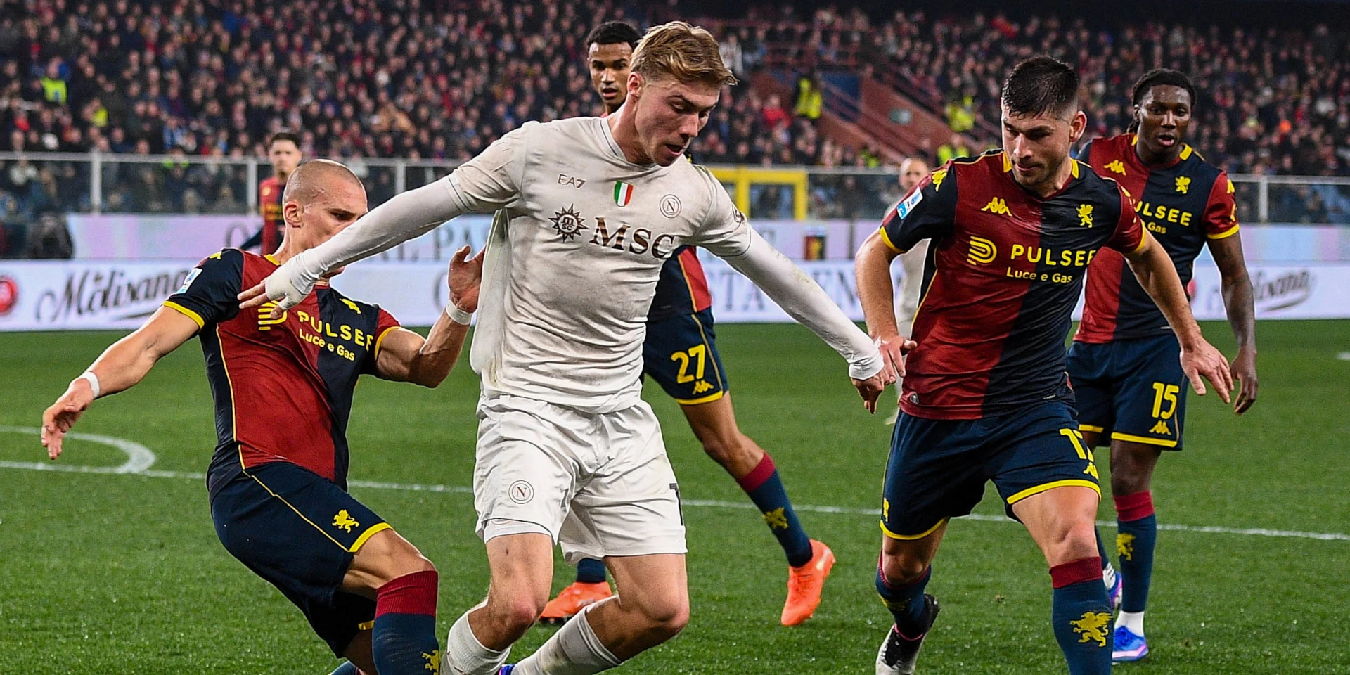 Hojlund the hero as Napoli snatch late win at Genoa