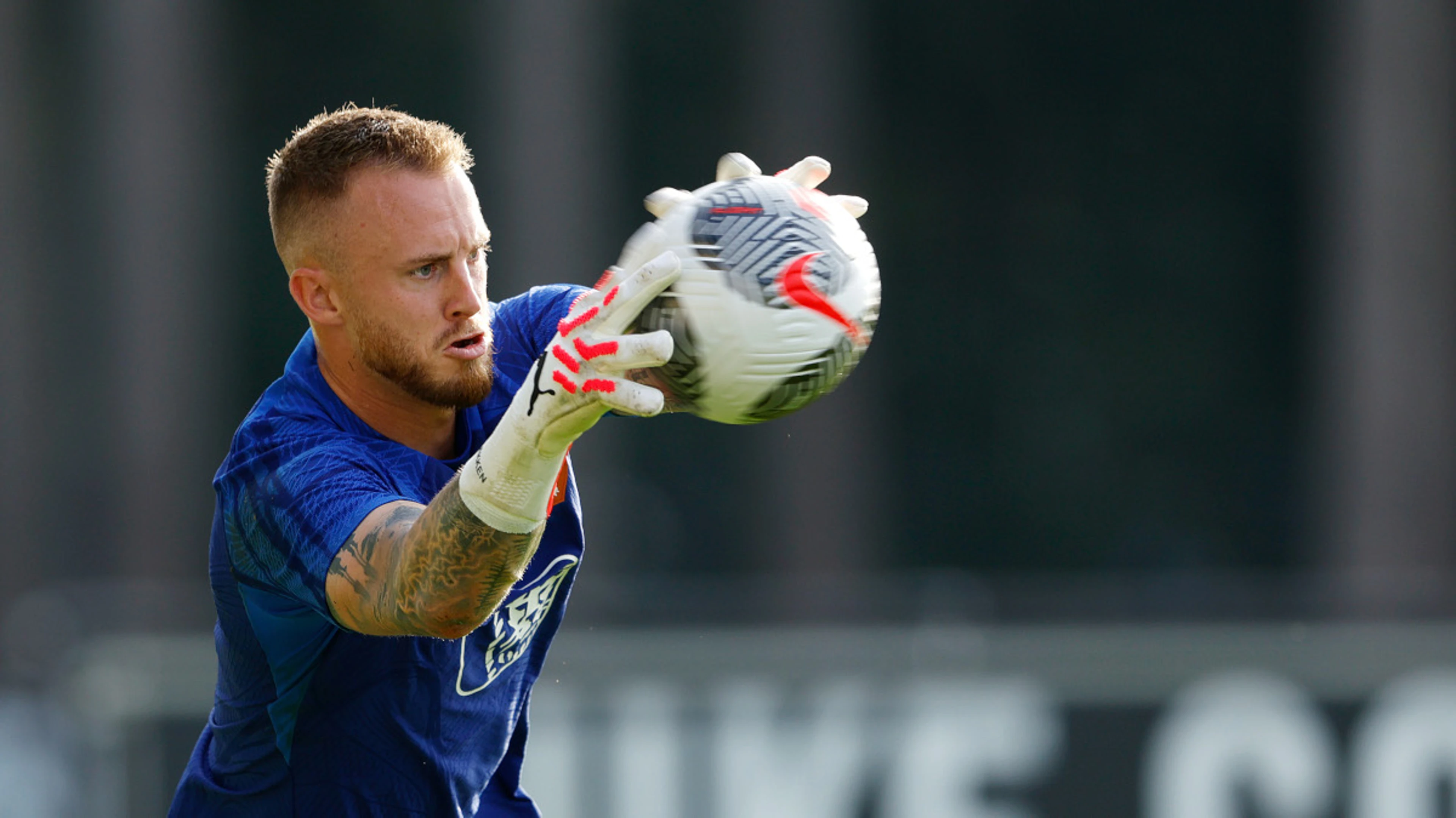 Flekken gets the nod as Dutch search for regular keeper continues