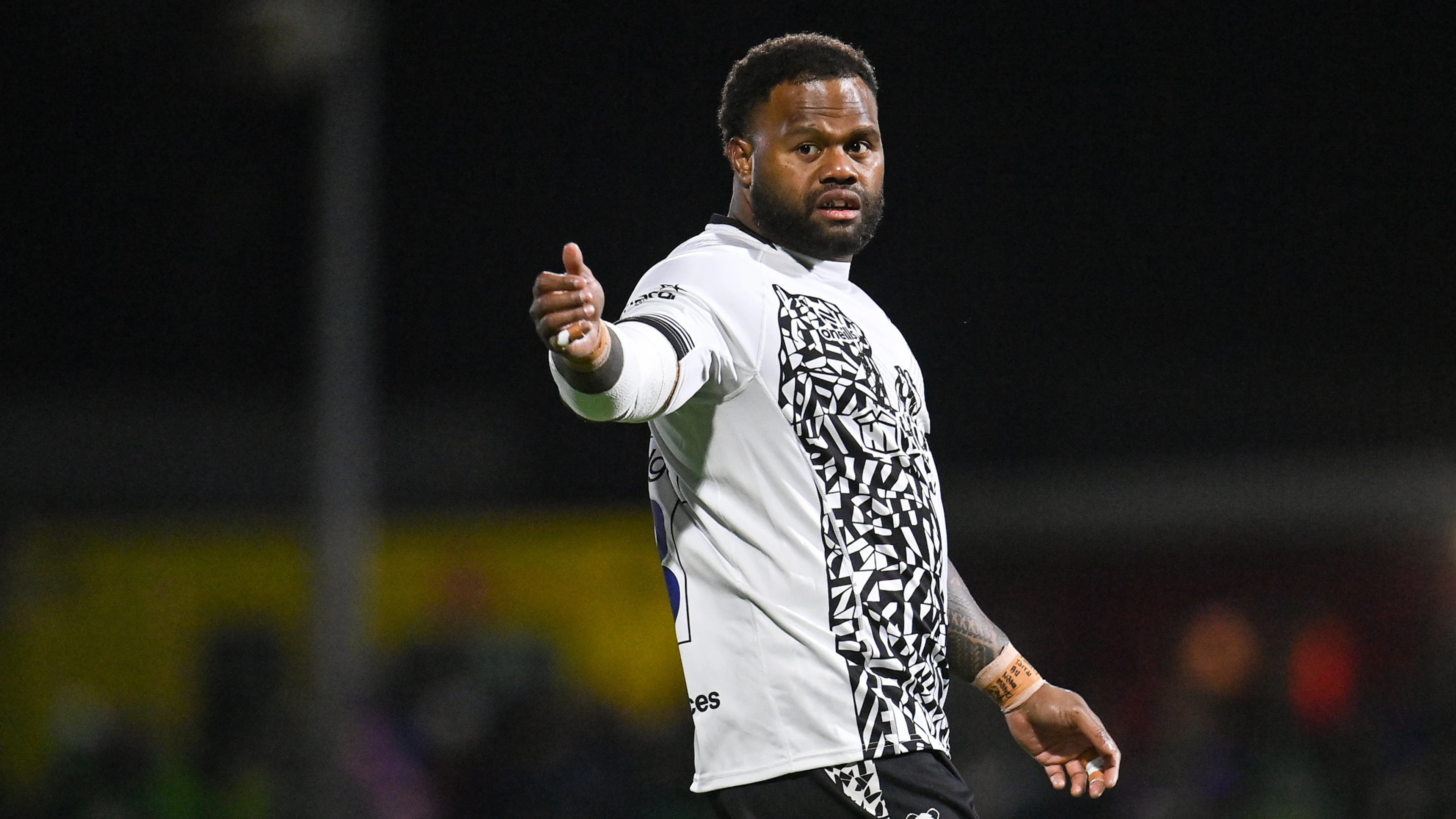 Fijian Drua sign France international back Vakatawa