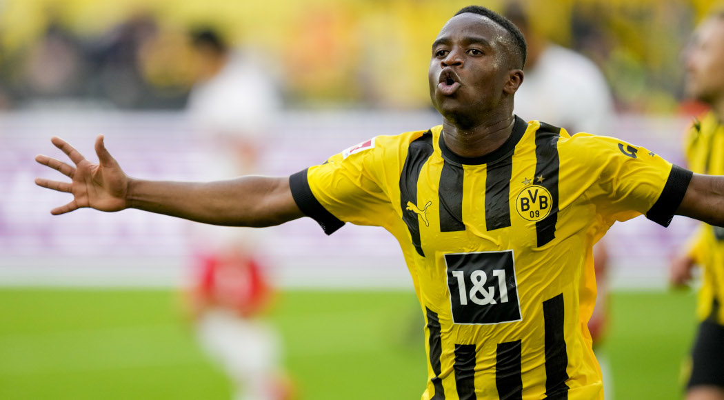 Teenager Moukoko, veteran Goetze in Germany's World Cup squad