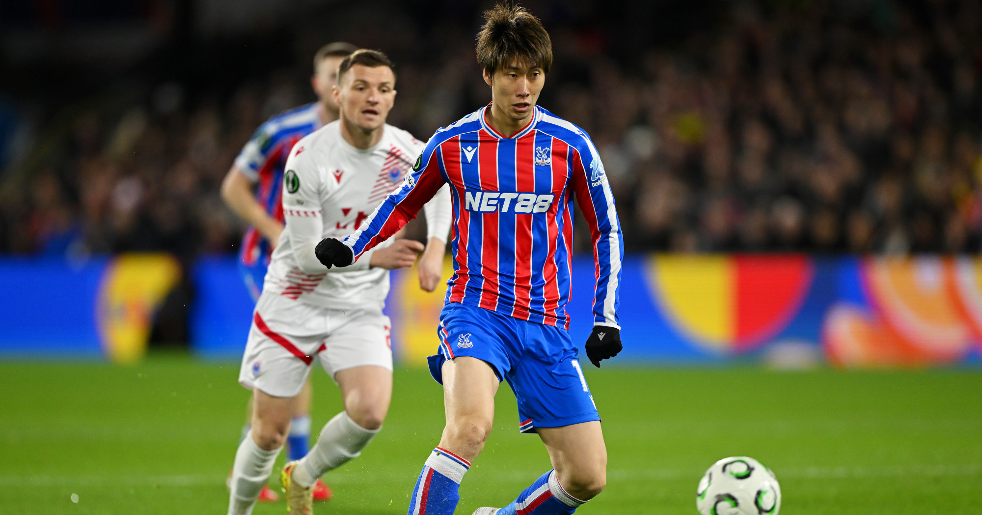 Palace battle into Conference League last 16, Fiorentina survive scare