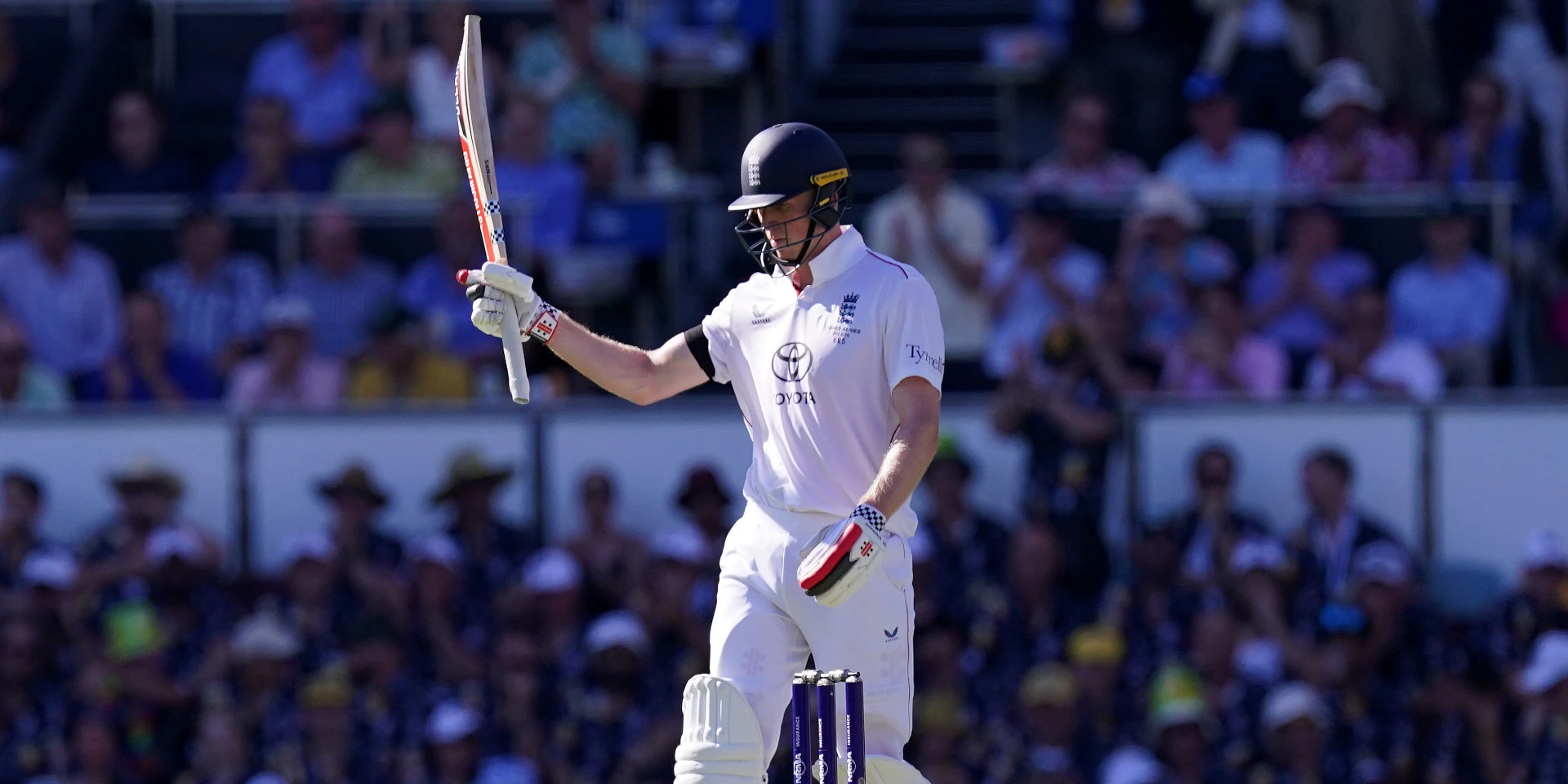 DAY 1: Crawley, Root guide England recovery after Starc's double strike