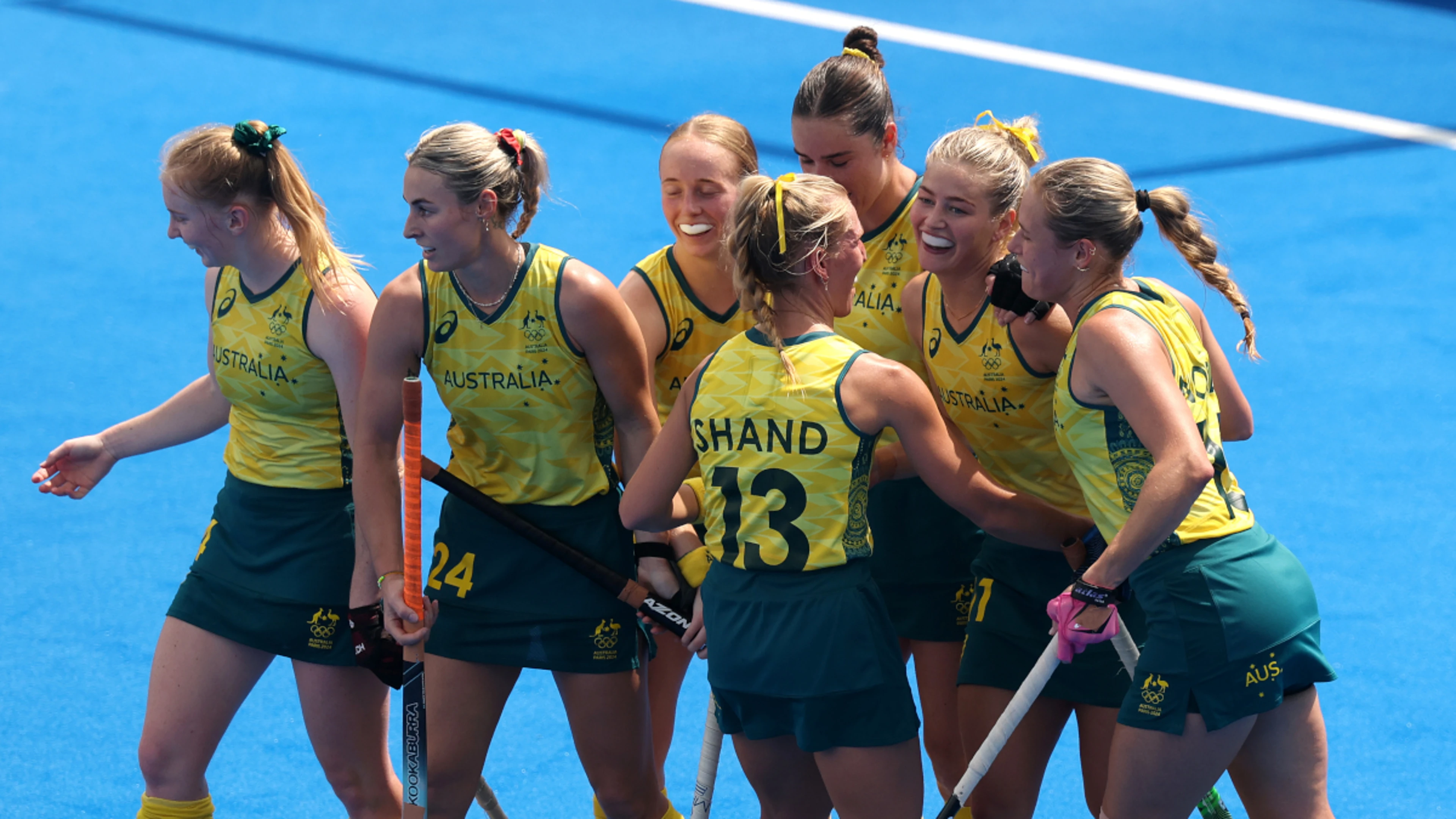Argentina and Australia both win to share top spot in women's Pool B